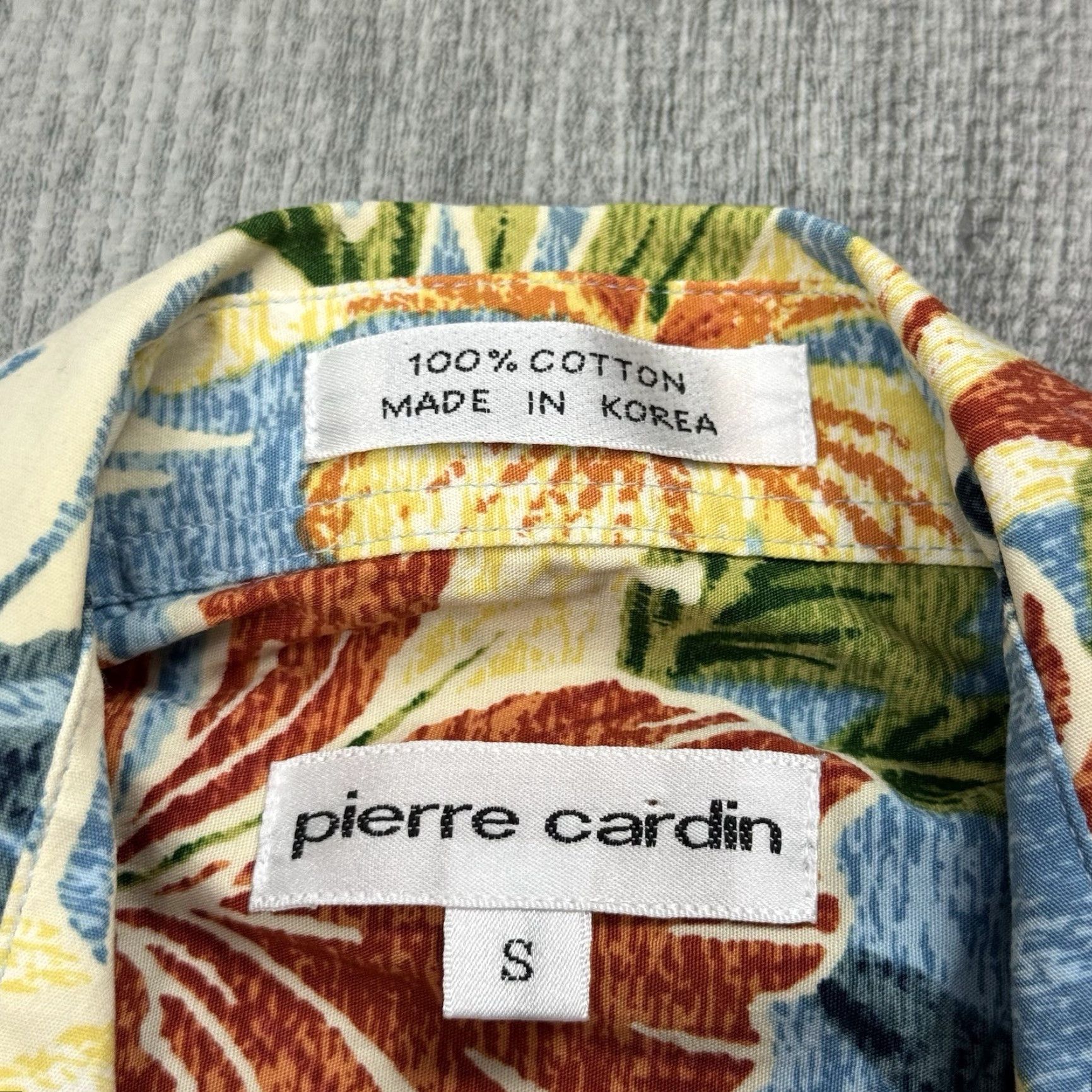 Pierre Cardin VINTAGE Pierre Cardin Hawaiian Shirt Men Small Short Sleeve Floral Collared Beach Aloha 80s 90s Size US S / EU 44-46 / 1 - 3 Thumbnail
