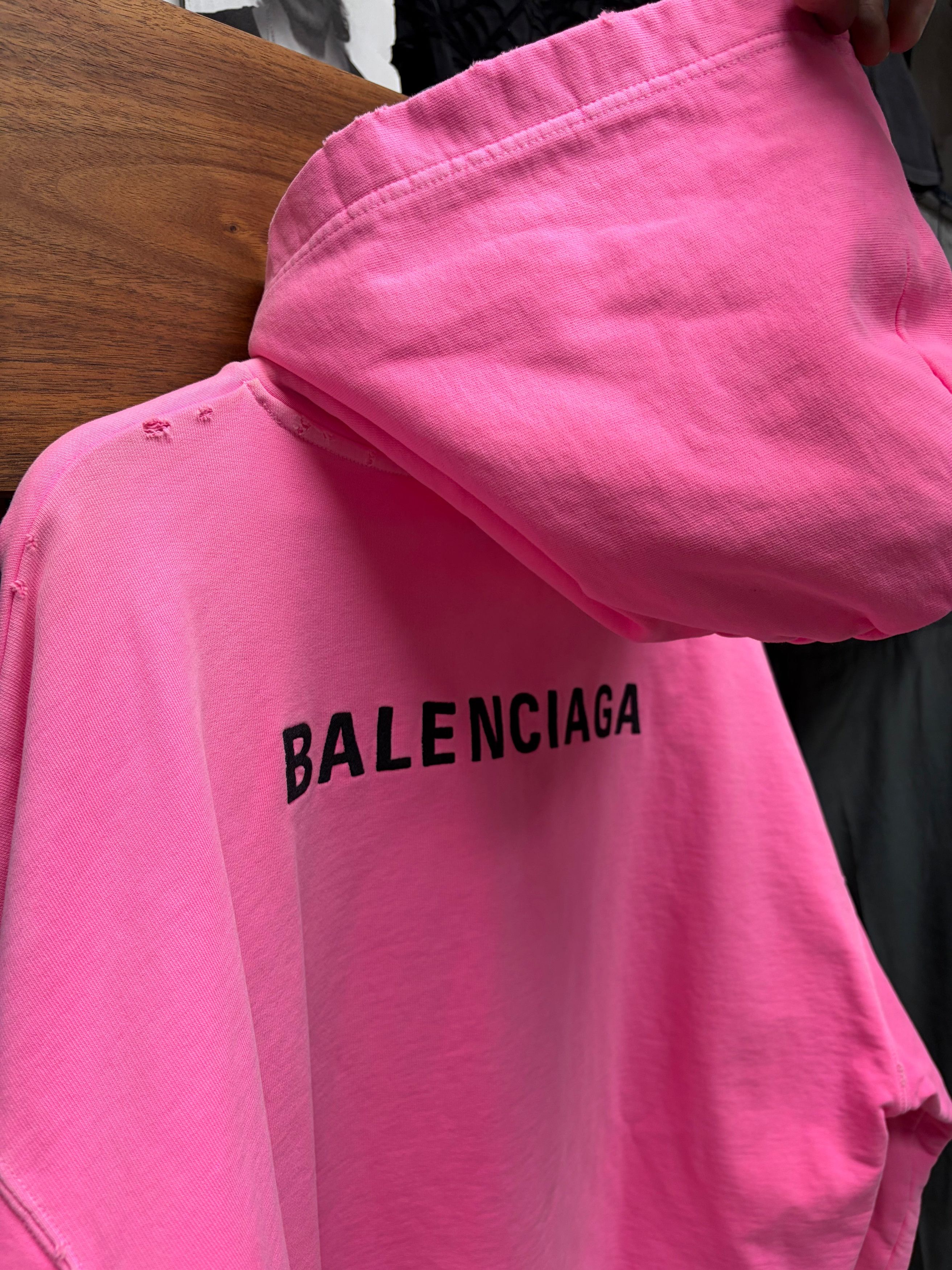 Balenciaga 2022 Balenciaga Minimal Logo Pink/Black Hoodie Size US M / EU 48-50 / 2 - 5 Thumbnail