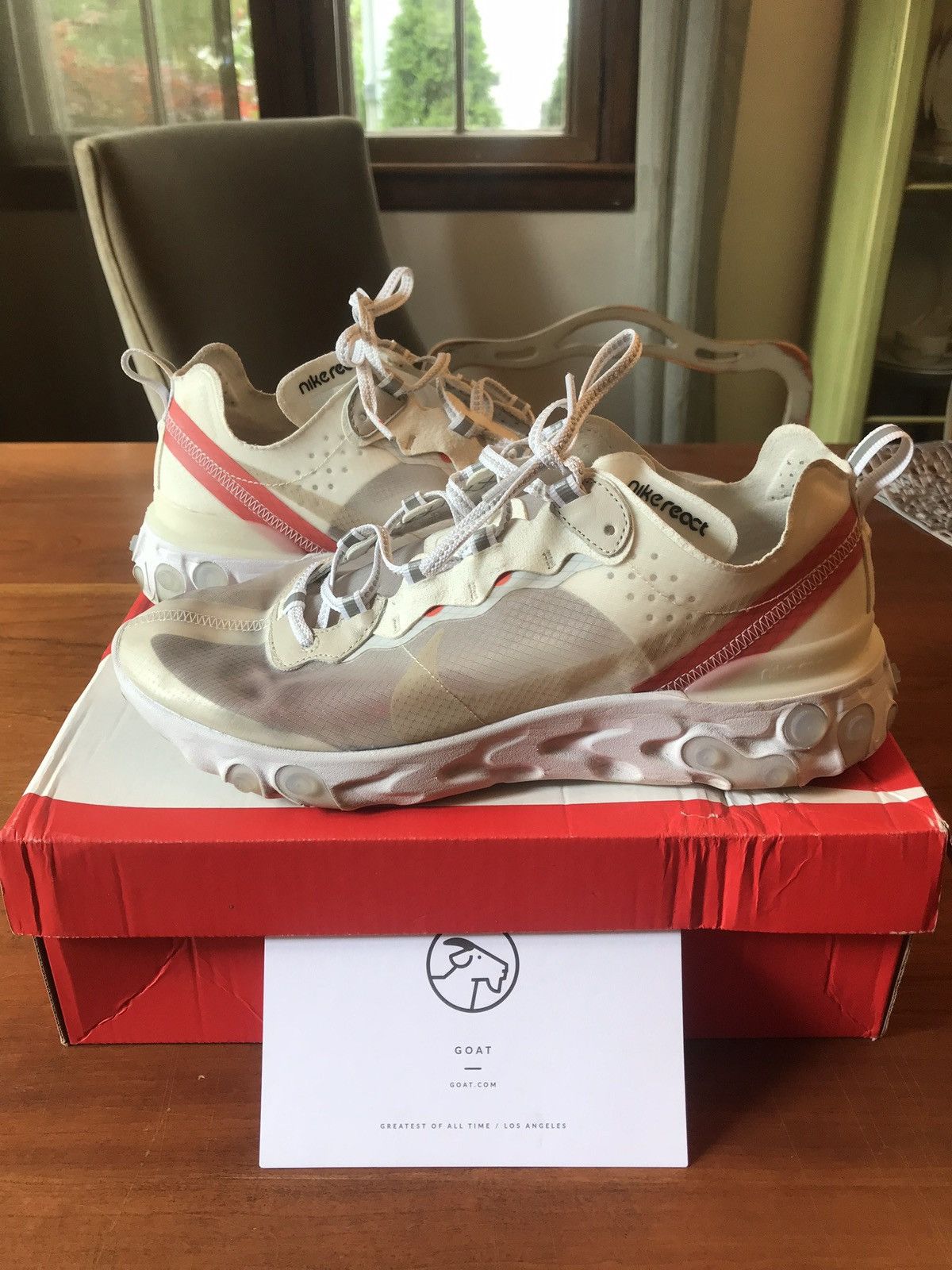 Nike React Element sail/light bone