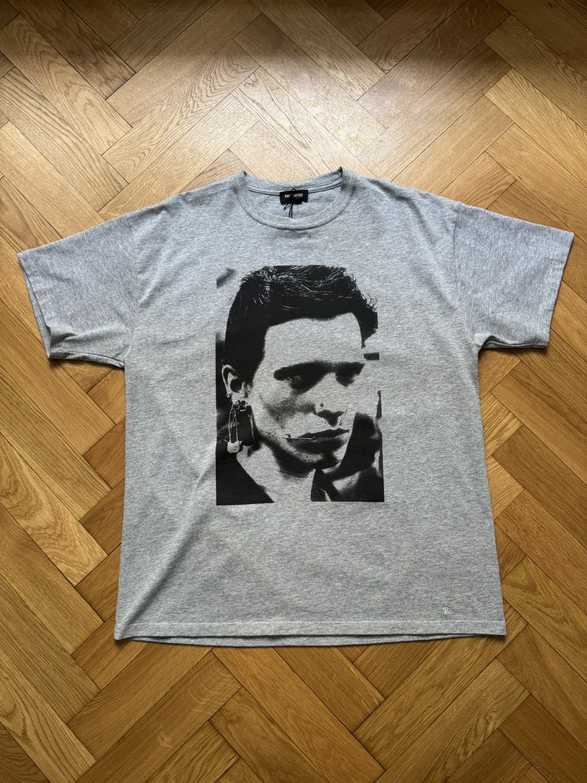 Raf Simons Raf simons SS19 pierced man tee Size US M / EU 48-50 / 2 - 1 Thumbnail