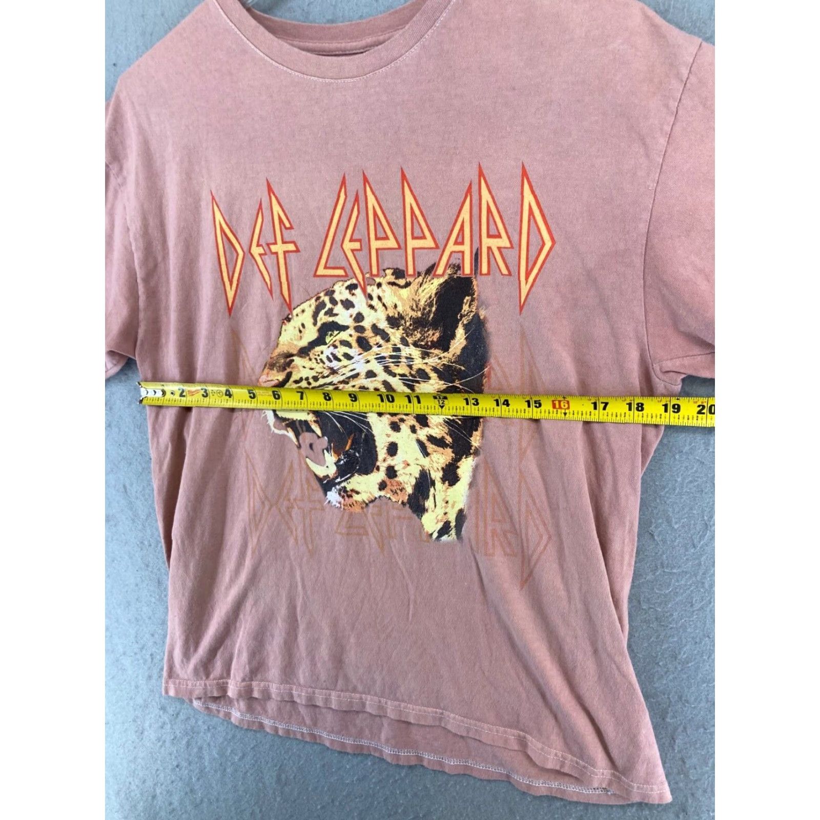 Pinko VINTAGE Def Leppard Women's T-Shirt Medium Pink Rock Music Graphic Tee Casual Cotton Jersey Regular Fit Adult Size M / US 6-8 / IT 42-44 - 2 Thumbnail