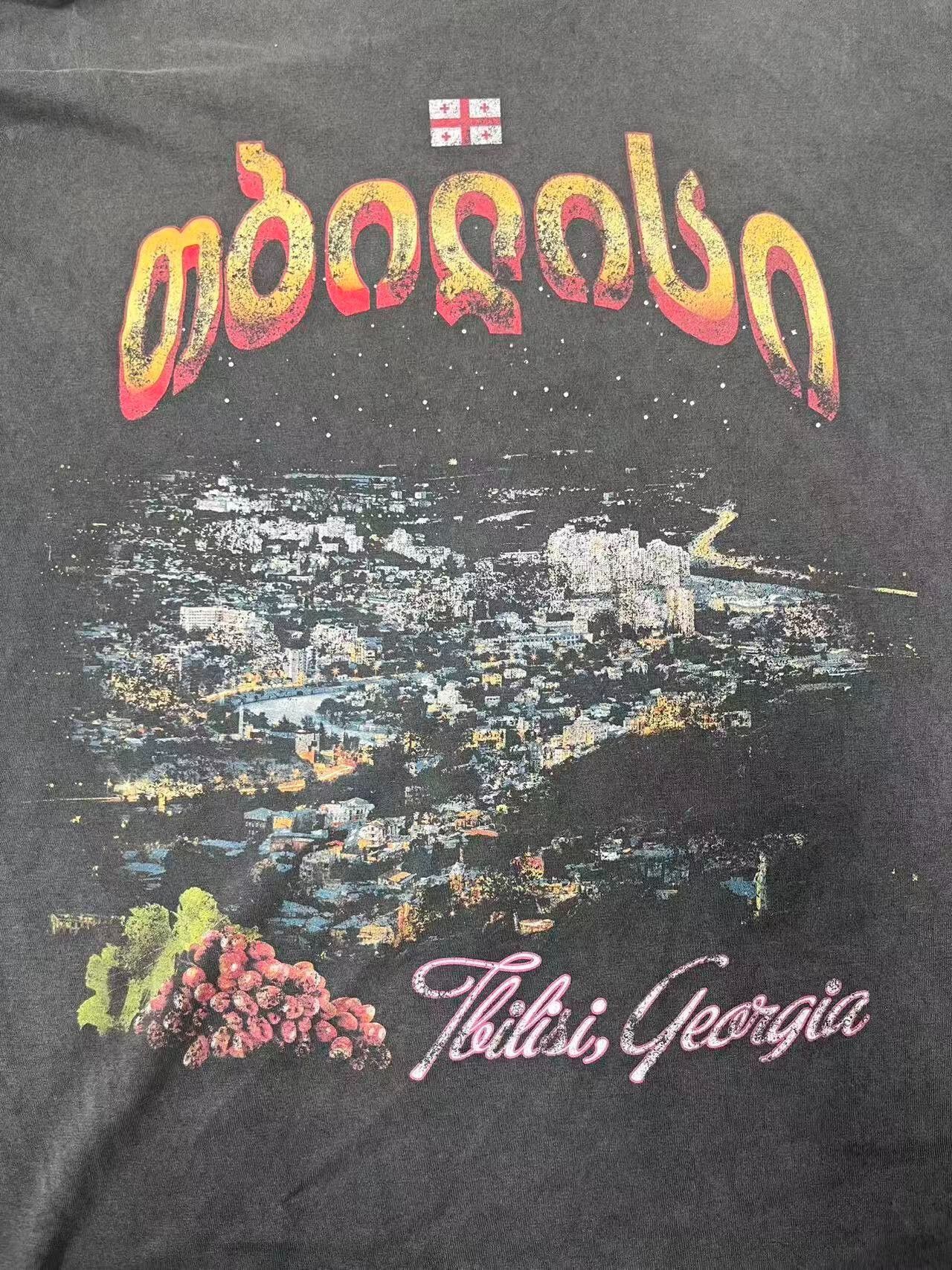 Balenciaga balenciaga graphic long sleeve t-shirt men Size US L / EU 52-54 / 3 - 3 Thumbnail