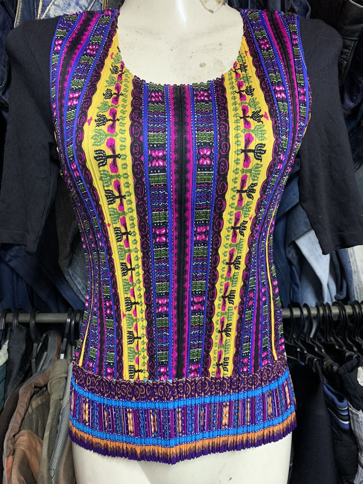Pleats Please Issey Miyake Pleats please Issey miyake polka dot sleeveless blouse Size M / US 6-8 / IT 42-44 - 15 Thumbnail