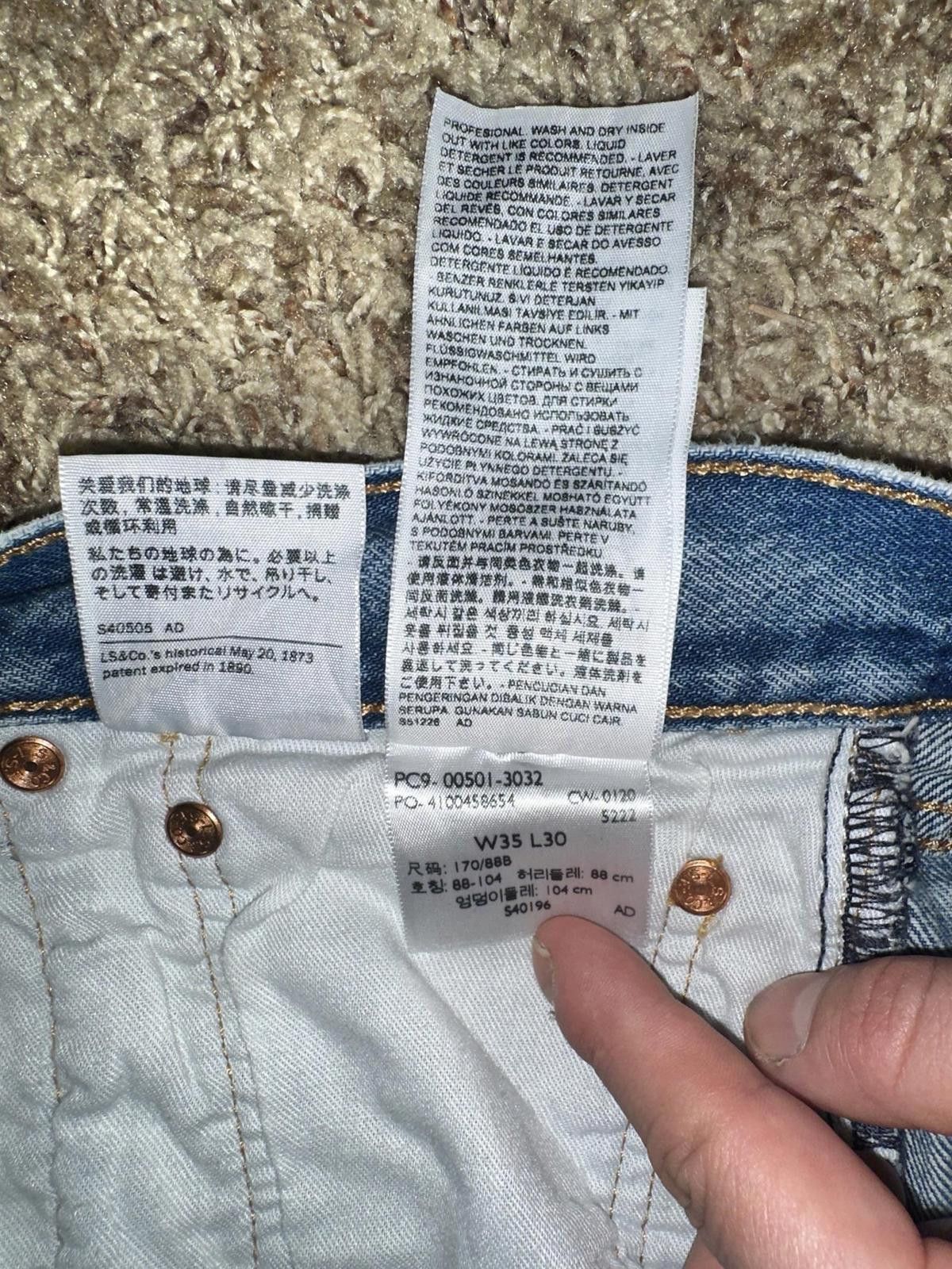 Levi's Men's Levi's 501® Original Fit Ripped Jeans Size US 35 - 9 Thumbnail