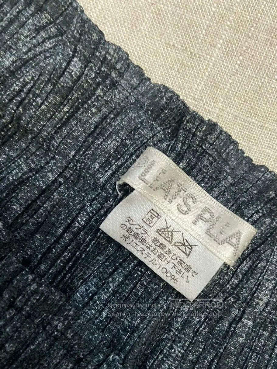 Pleats Please Issey Miyake Issey Miyake Pleats Please Dark Pleated Skirt. Size 30" / US 8 / IT 44 - 3 Thumbnail