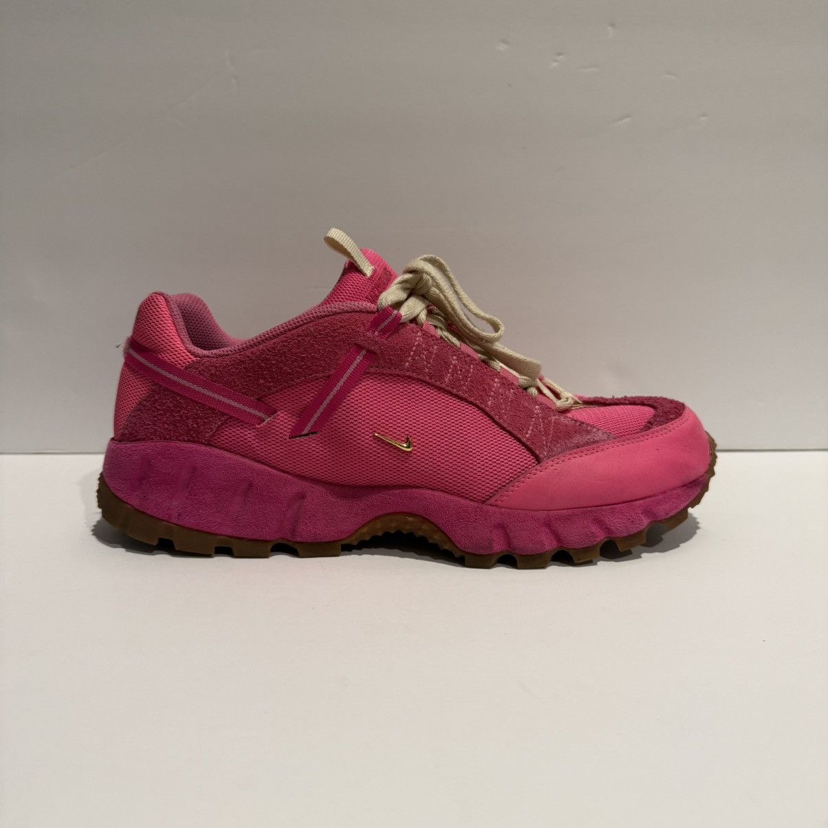 Jacquemus × Nike Air Humara Size US 10 / EU 43 - 4 Thumbnail