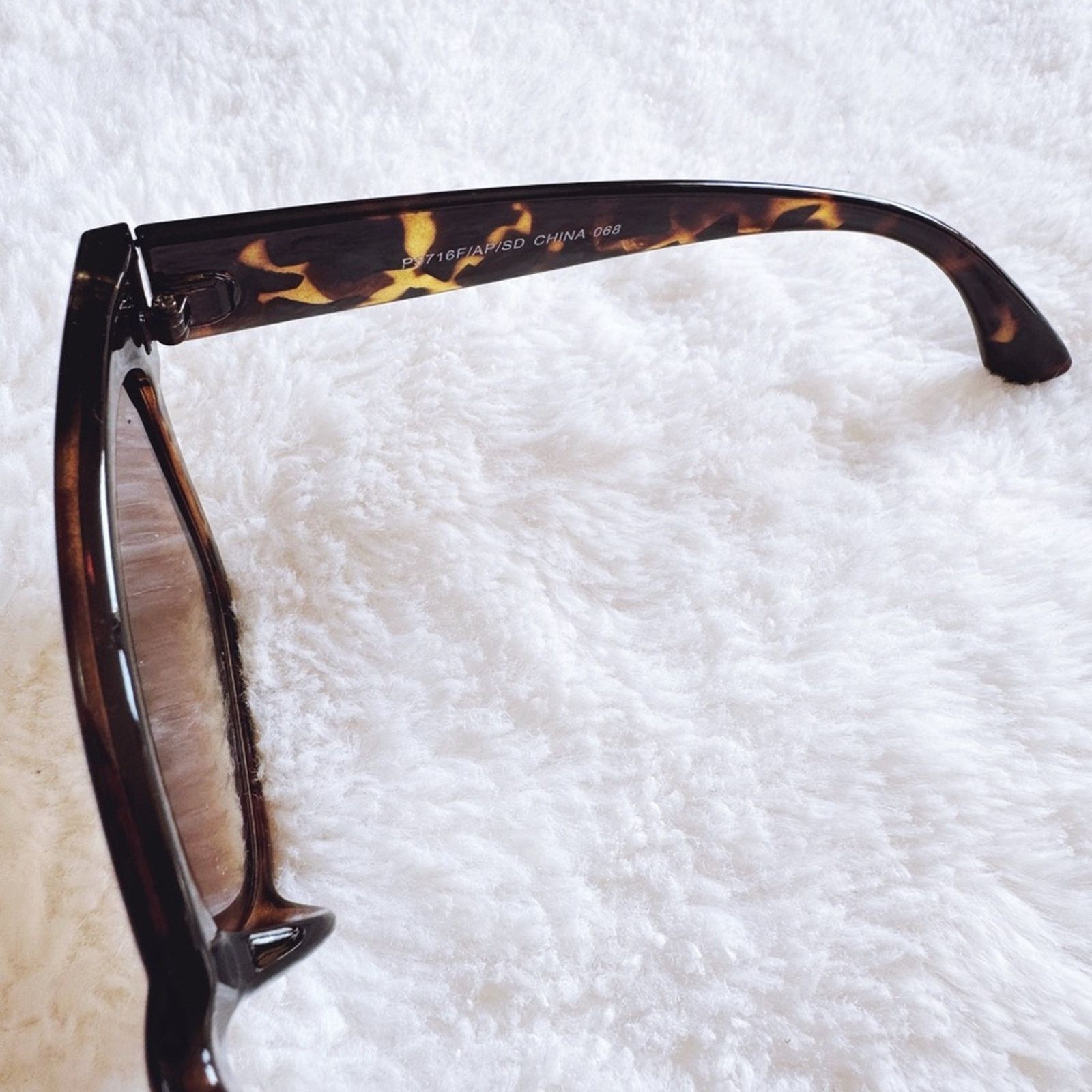Other Julia Light Tortoise Brown Square Sunglasses Size ONE SIZE - 6 Thumbnail
