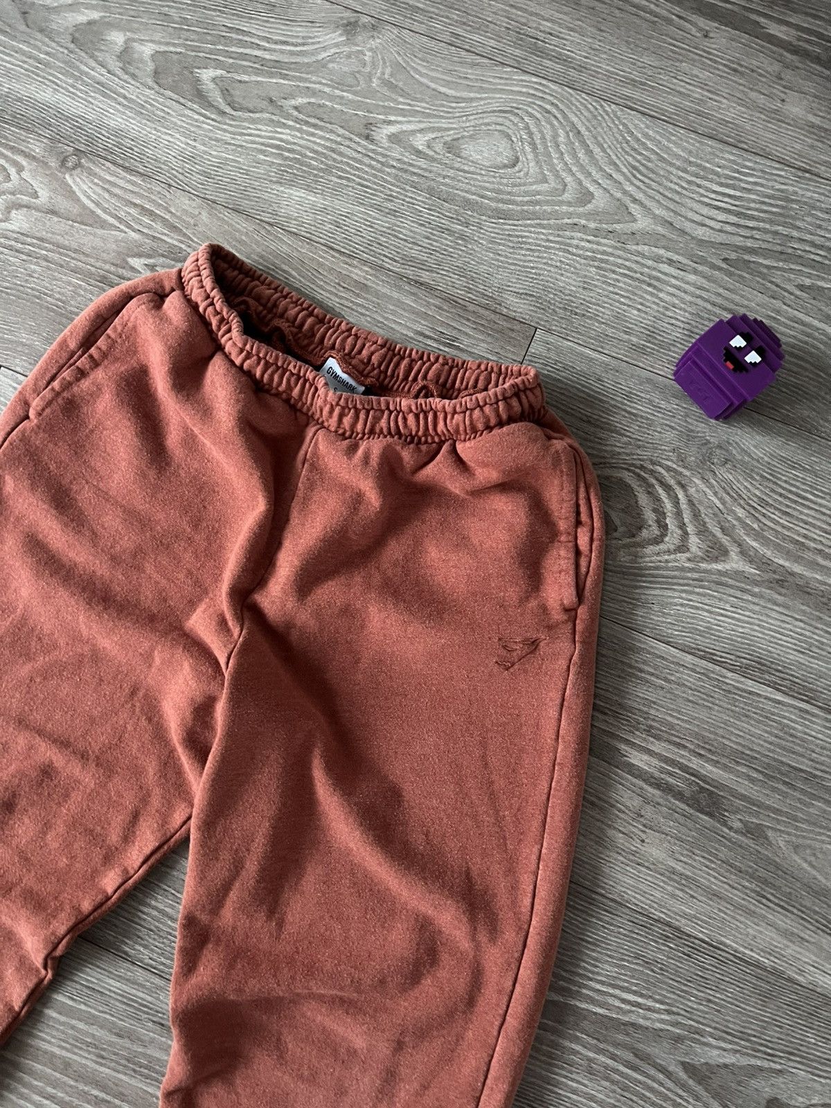 Gymshark Gymshark Red Onyx Embroidered Logo Buggy Sport Jogger Pants Size US 34 / EU 50 - 6 Thumbnail