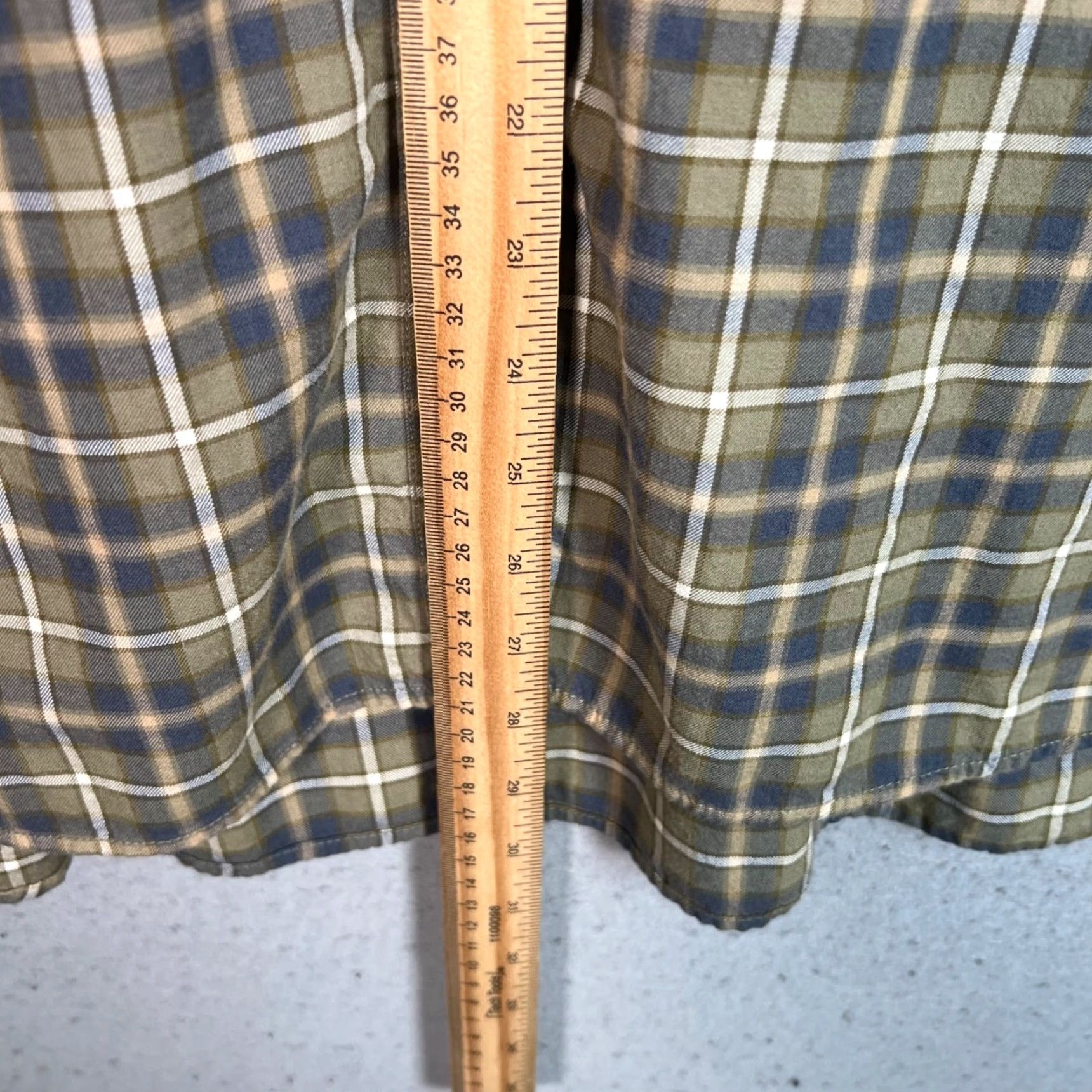 Uniqlo Uniqlo Womens XL Brown Plaid Button-Up Shirt Long Sleeve Size XL / US 12-14 / IT 48-50 - 6 Thumbnail
