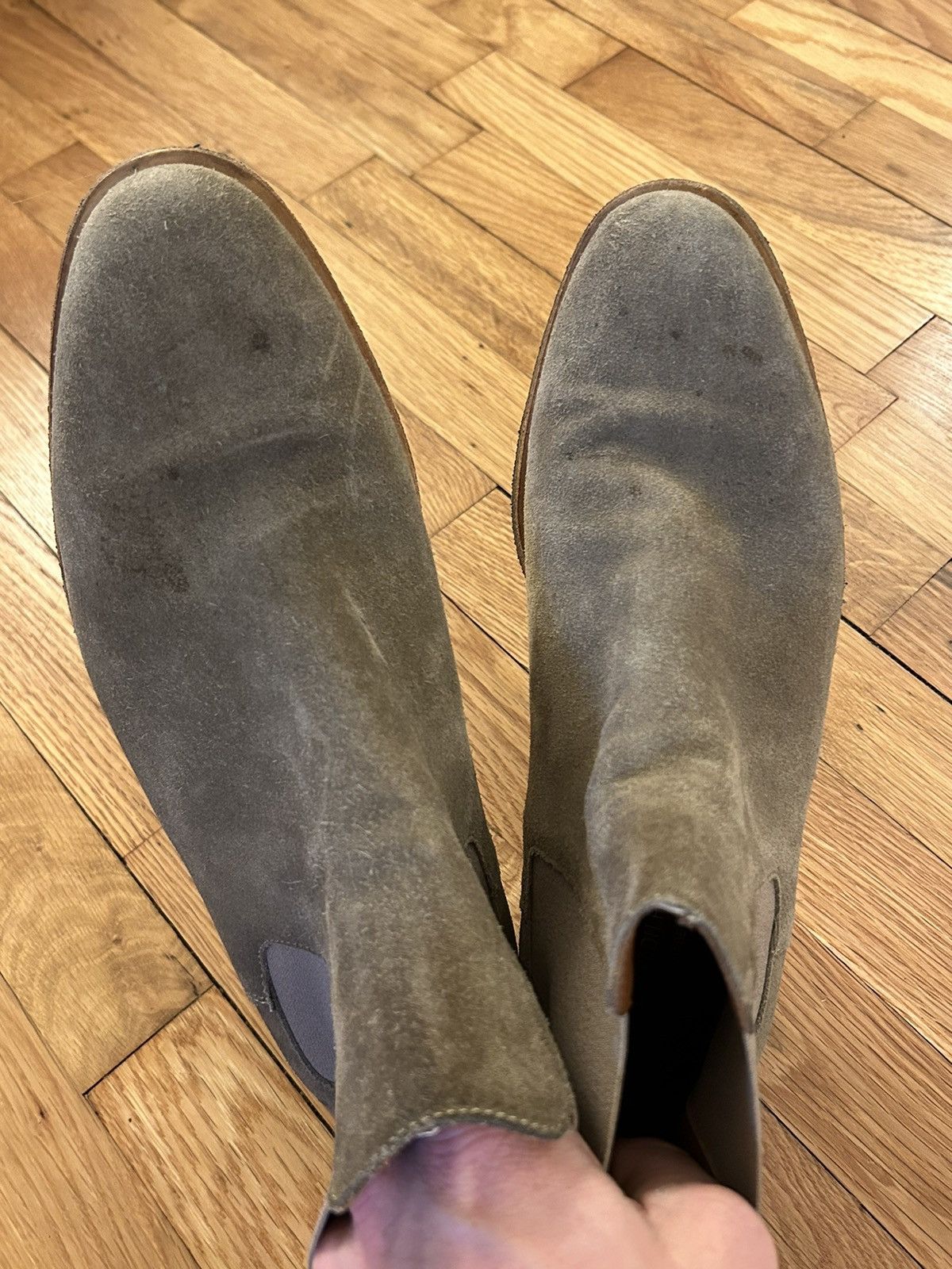 Common Projects Common Projects Suede Chelsea Boots in Taupe sz 42 Size US 9 / EU 42 - 9 Thumbnail