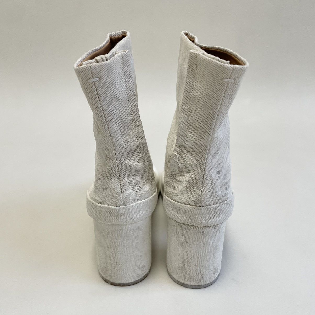 Maison Margiela White Painted Canvas Tabi Boots Size US 10 / IT 40 - 20 Thumbnail