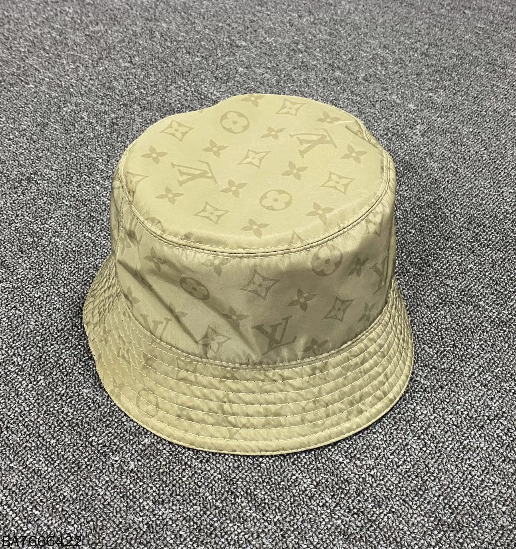 Louis Vuitton LV 2-sided Monogram all-over bucket hat Black/Green Size ONE SIZE - 4 Thumbnail