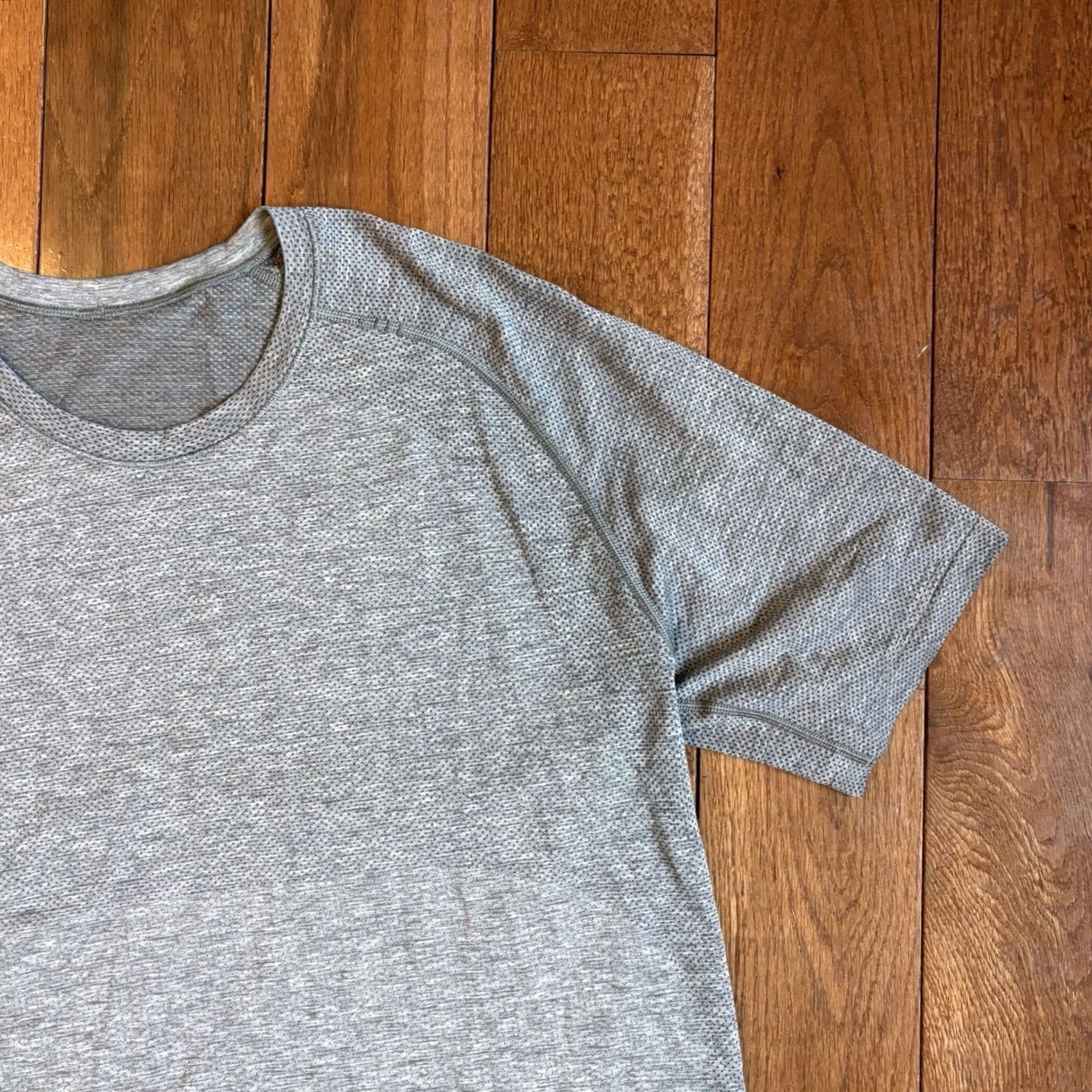 Lululemon Lululemon Mens Metal Vent Crew Neck T Shirt Gray sz Large Athletic Fit Size US XL / EU 56 / 4 - 2 Thumbnail
