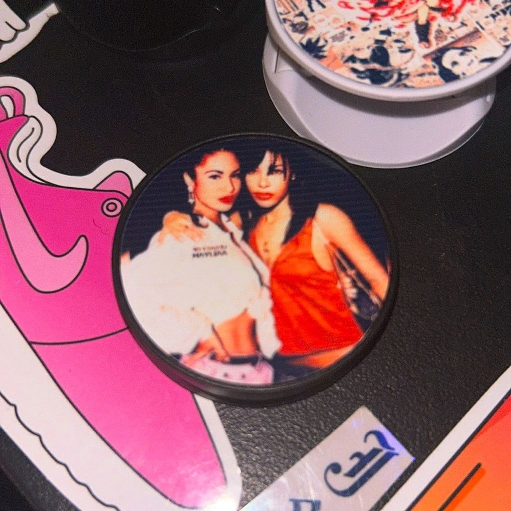 Other Aaliyah & selena phone grip Size ONE SIZE - 1 Thumbnail