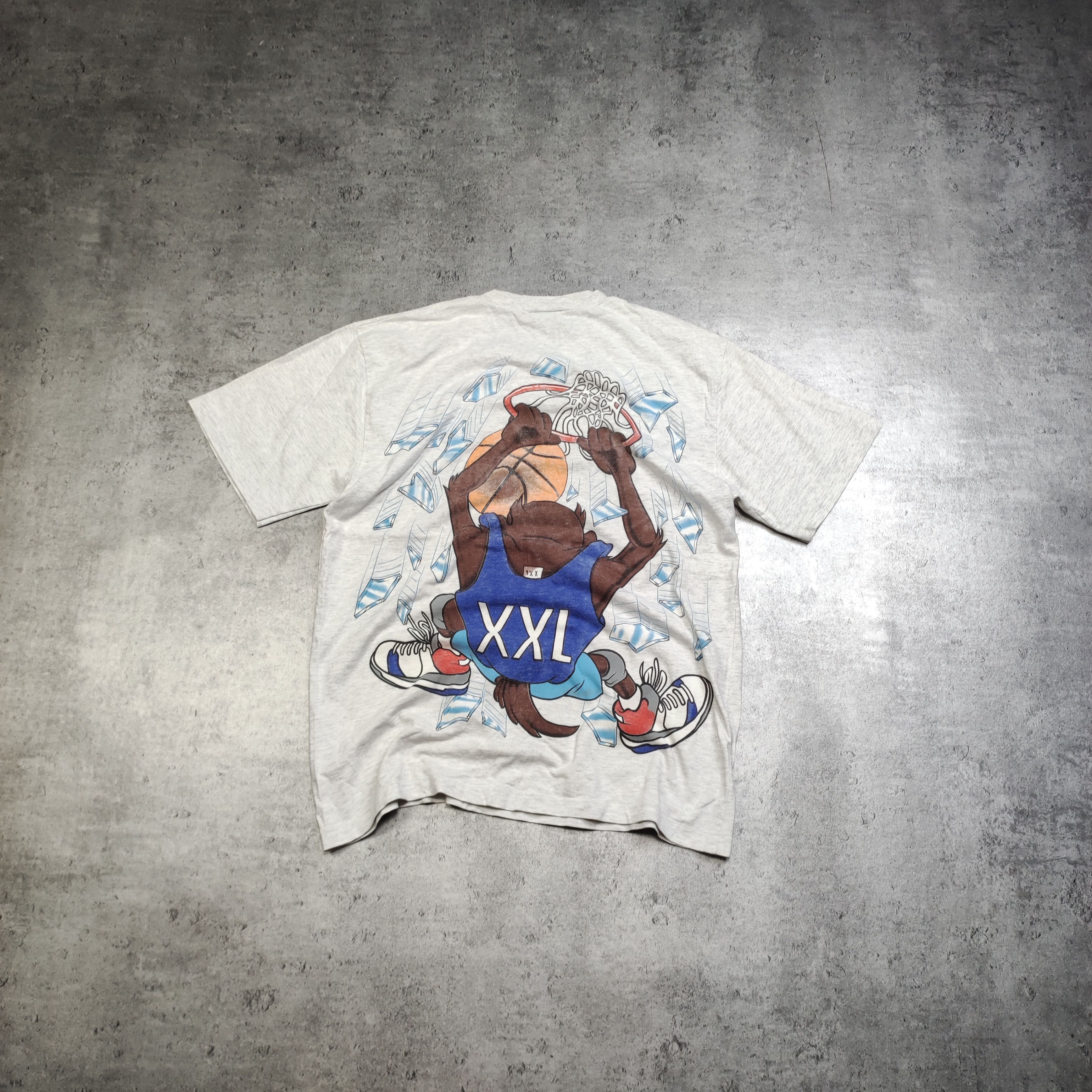 Vintage × Warner Bros RARE 1993 Warner Bros Taz Basketball Full Over Print Tshirt Size US L / EU 52-54 / 3 - 2 Thumbnail