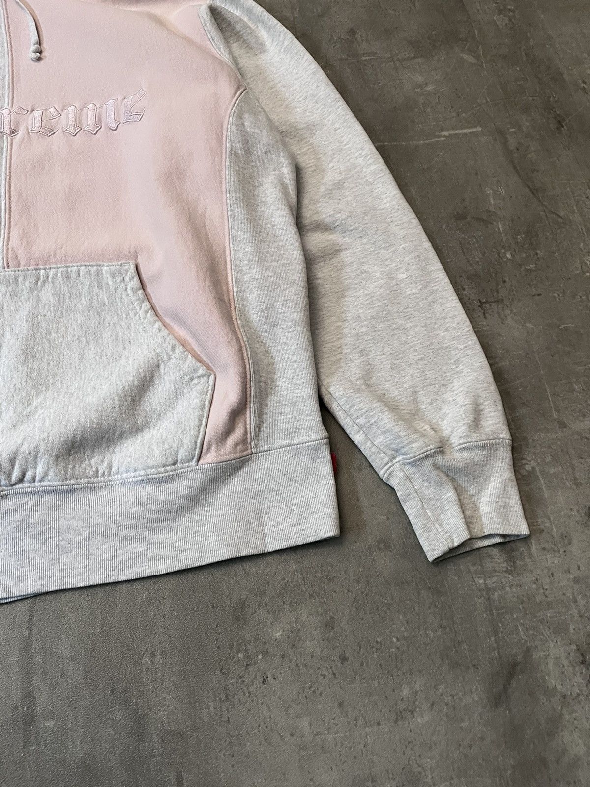 Supreme Supreme F/W 2017 Split English logo hoodie pink grey Size US M / EU 48-50 / 2 - 5 Thumbnail