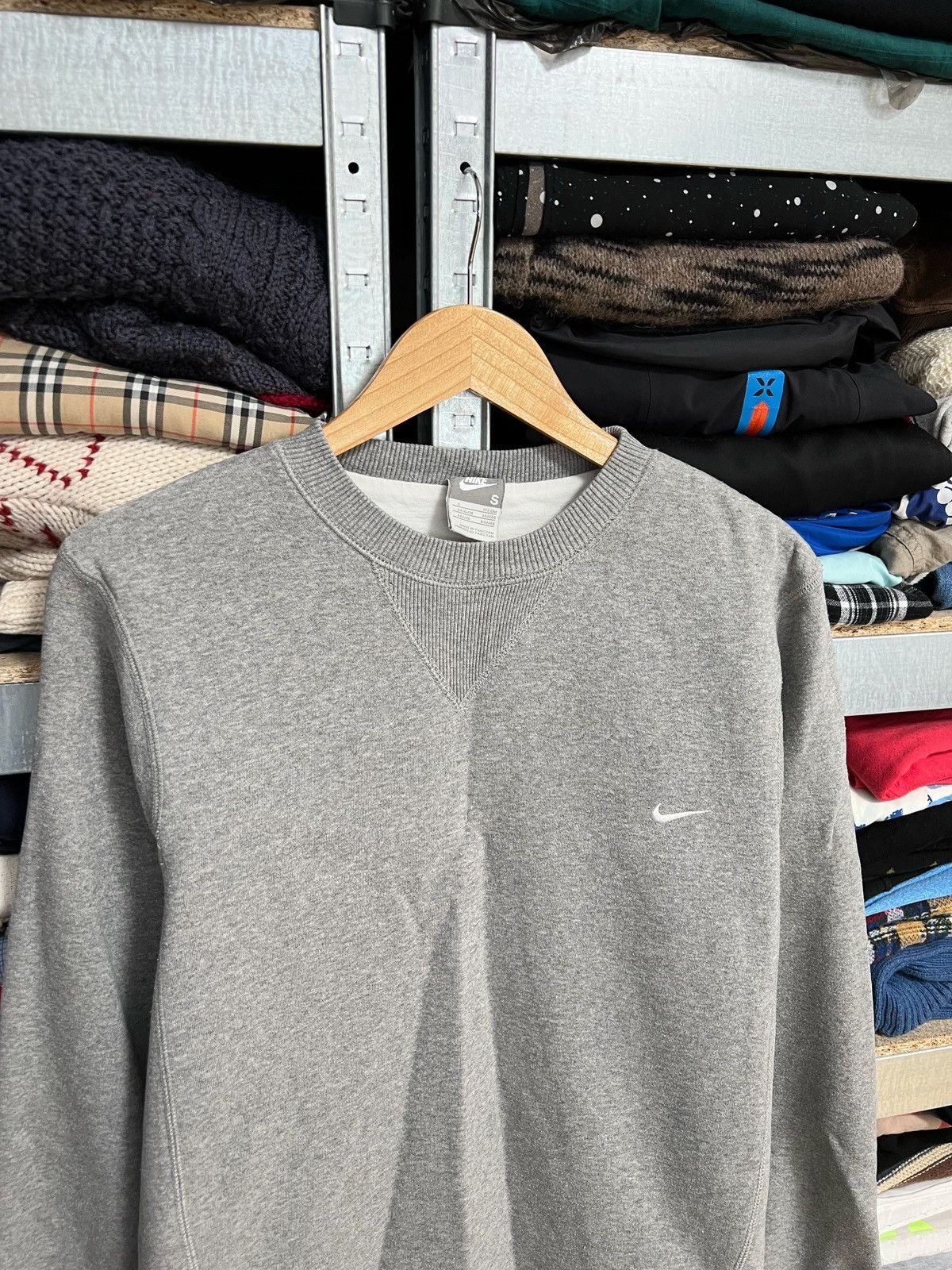 Nike × Vintage Vintage Nike Gray Sweatshirt Mens Sz S Small Swoosh Logo Y2K Size US S / EU 44-46 / 1 - 2 Thumbnail