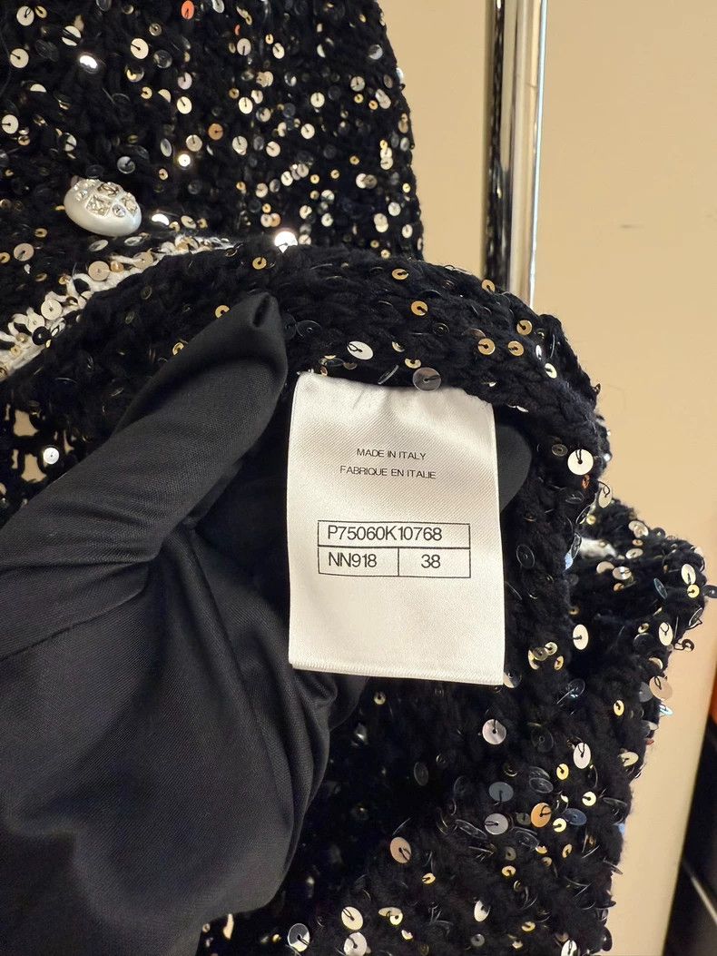 Chanel Chanel Black sequined cardigan jacket Size XS / US 0-2 / IT 36-38 - 4 Thumbnail