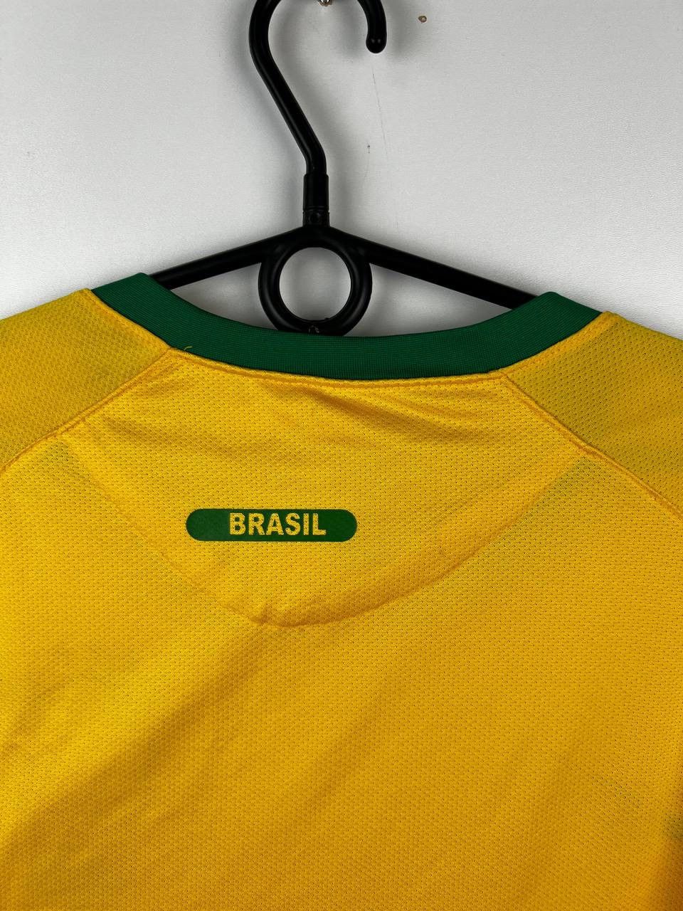 Vintage Brazil Nike vintage t-shirts size L Size US L / EU 52-54 / 3 - 7 Thumbnail