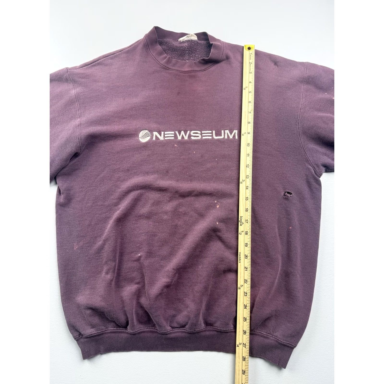 Vintage VINTAGE Nutex Sweatshirt Mens Large Purple Newseum Logo Graphic USA Shirt Mens L Purple Graphic Print Vintage Size US L / EU 52-54 / 3 - 4 Thumbnail