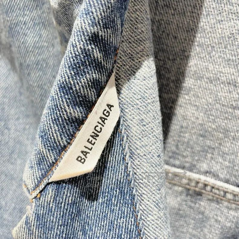 Balenciaga Balenciaga Solid V-Neck Denim Jacket Size XS / US 0-2 / IT 36-38 - 4 Thumbnail