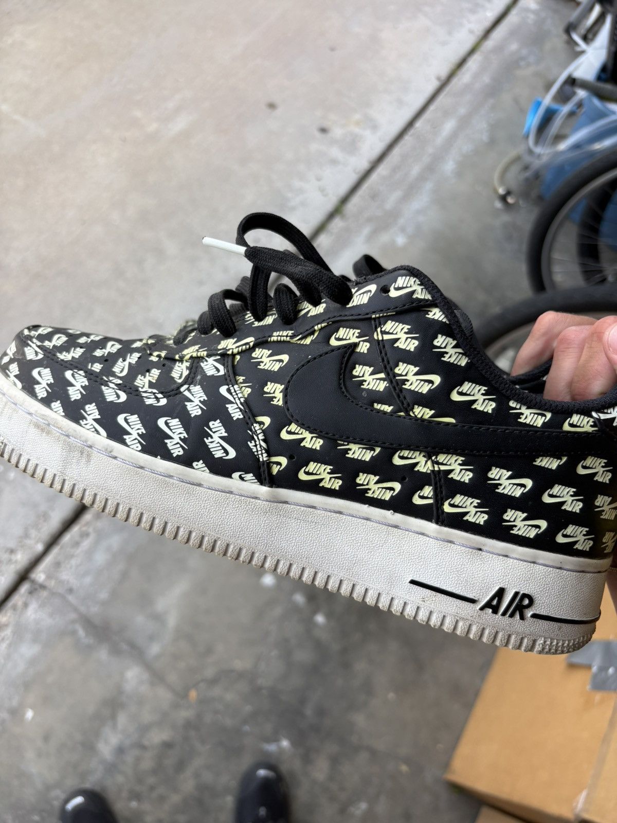 Nike Nike Air Force 1 Size US 10 / EU 43 - 2 Thumbnail