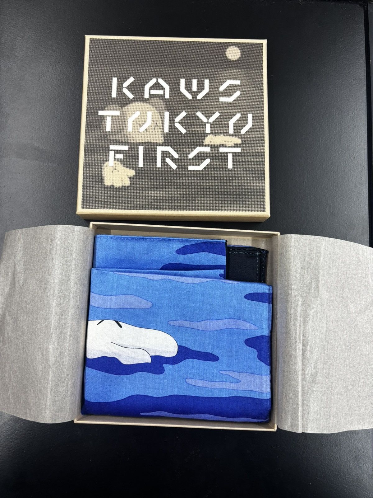 Kaws Kaws Tide Scarf Handkerchief Tokyo First Companion Figure Size ONE SIZE - 2 Thumbnail