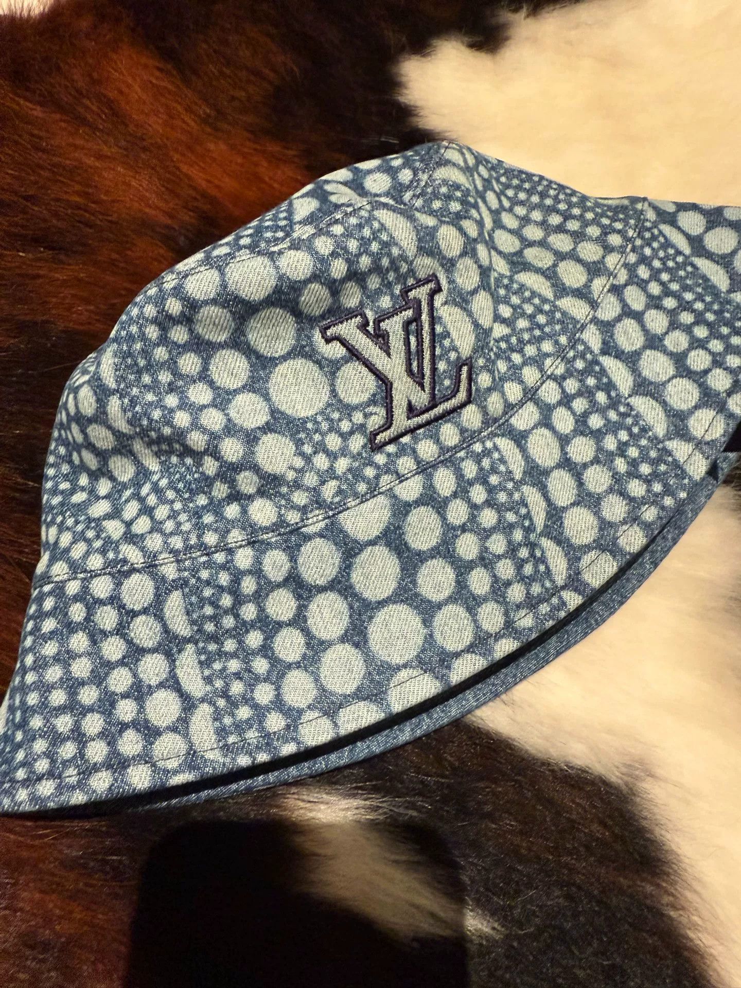 Louis Vuitton Louis Vuitton Kusama Polka Dot Blue Bucket Hat Size ONE SIZE - 1 Thumbnail