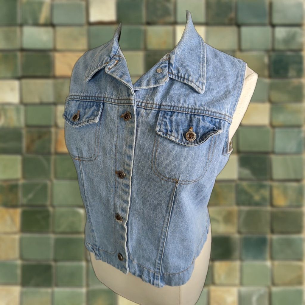 Faded Glory VINTAGE 90s Blue Jeans Denim Vest Women’s XL Trucker Jacket Denim Vest 90s V2J Vtg Logo plaid lining Buttons Jacket Casual Unisex Adults Blue Jeans Size 40" / US 18 - 1 Thumbnail