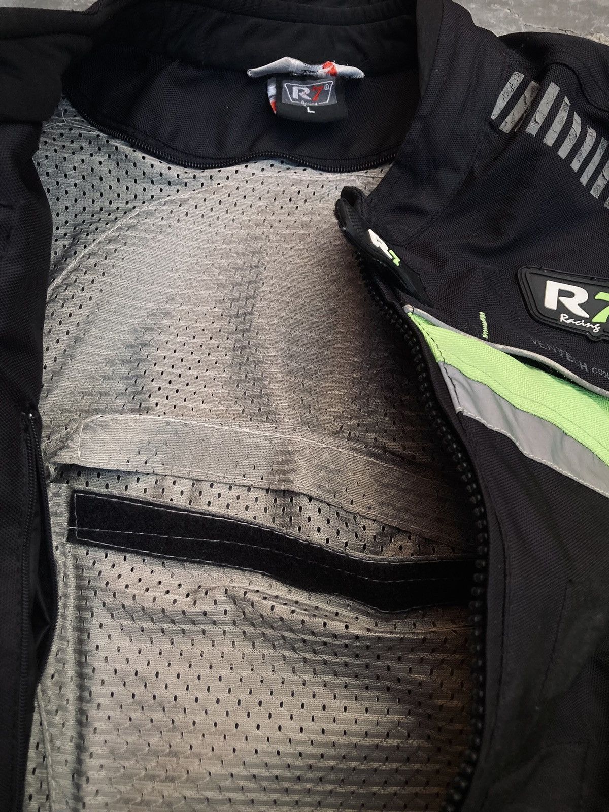 Other R7 Racing Jacket w/ Removable Safety Pads & Inner Liner Size US L / EU 52-54 / 3 - 10 Thumbnail