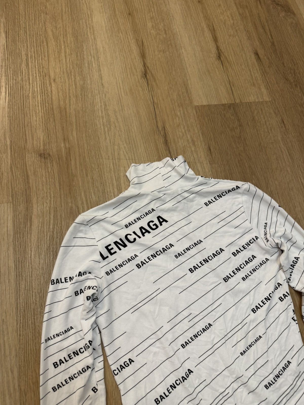 Balenciaga Balenciaga Paris White Diagonal Logo Turtleneck Viscose XS Size XS / US 0-2 / IT 36-38 - 7 Thumbnail