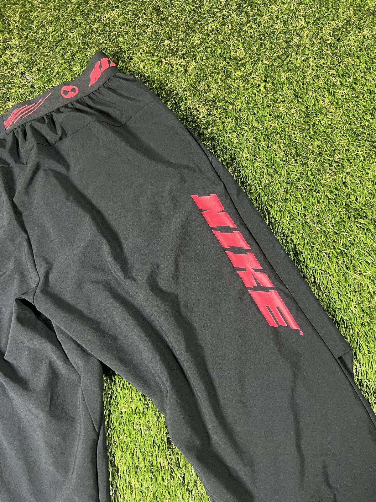Nike Vintage Baggy Cropped Nike Athletic Track Joggers Pants Size US 30 / EU 46 - 4 Thumbnail