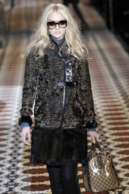 Gucci F/W 2008 RUNWAY KARAKUL LAMB FUR COAT WITH MINK FUR Size M / US 6-8 / IT 42-44 - 2 Thumbnail
