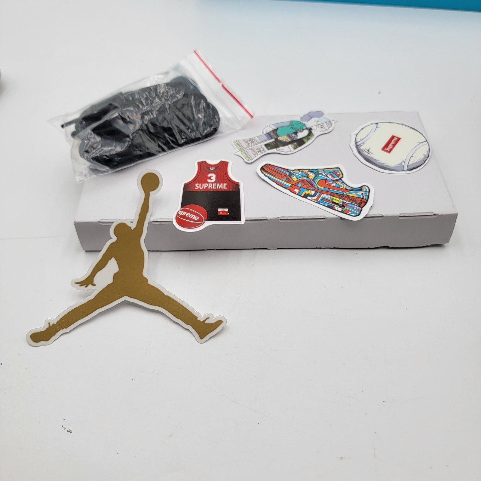 Jordan Brand 2017 Jordan 12 Retro ‘Doernbecher' Sz 4Y OG All VNDS Size US 5.5 / IT 35.5 - 13 Thumbnail