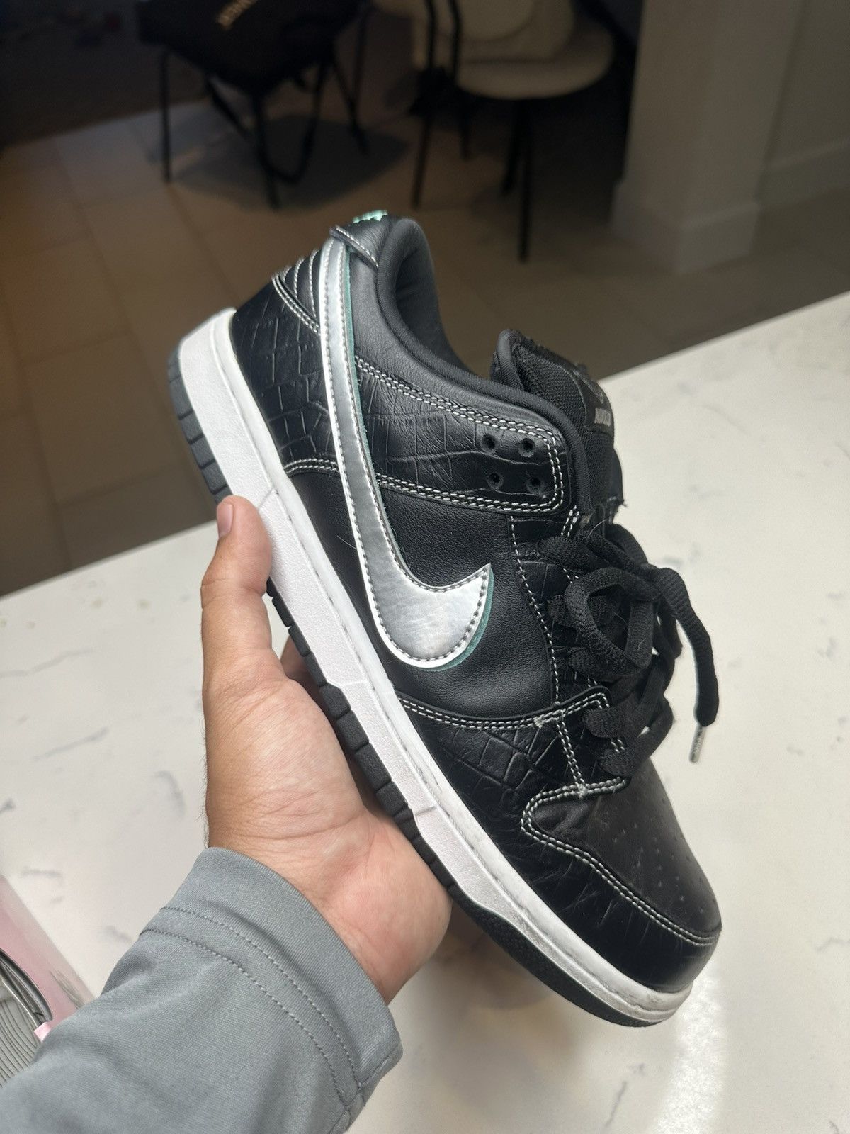 Diamond Supply Co. × Nike DIAMOND NIKE SB DUNK LOW Size US 10.5 / EU 43-44 - 2 Thumbnail