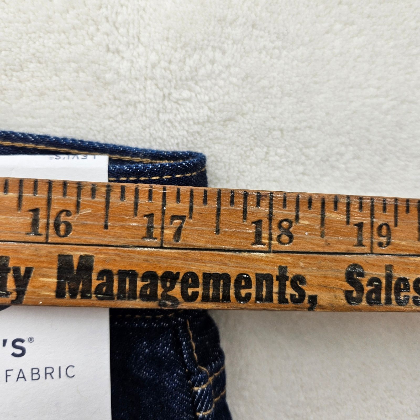 Levi's LEVI'S JAPANESE FABRIC WOMEN'S 32X30 BLUE TAB COLUMN JEANS Size 35" - 3 Thumbnail