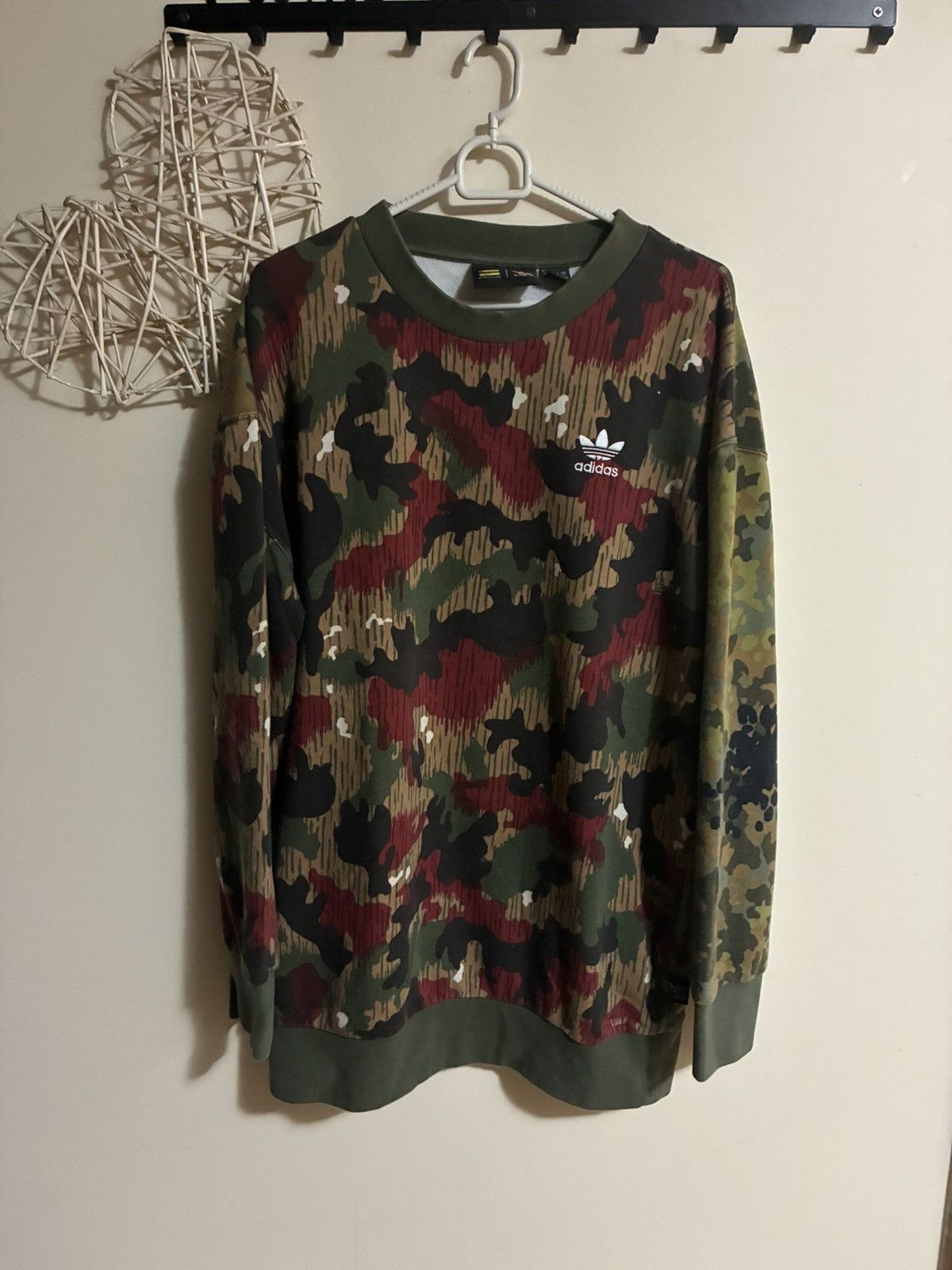 Adidas × Pharrell Adidas Originals x Pharrell Williams Hu Hiking Camo Crewneck Size US S / EU 44-46 / 1 - 2 Thumbnail
