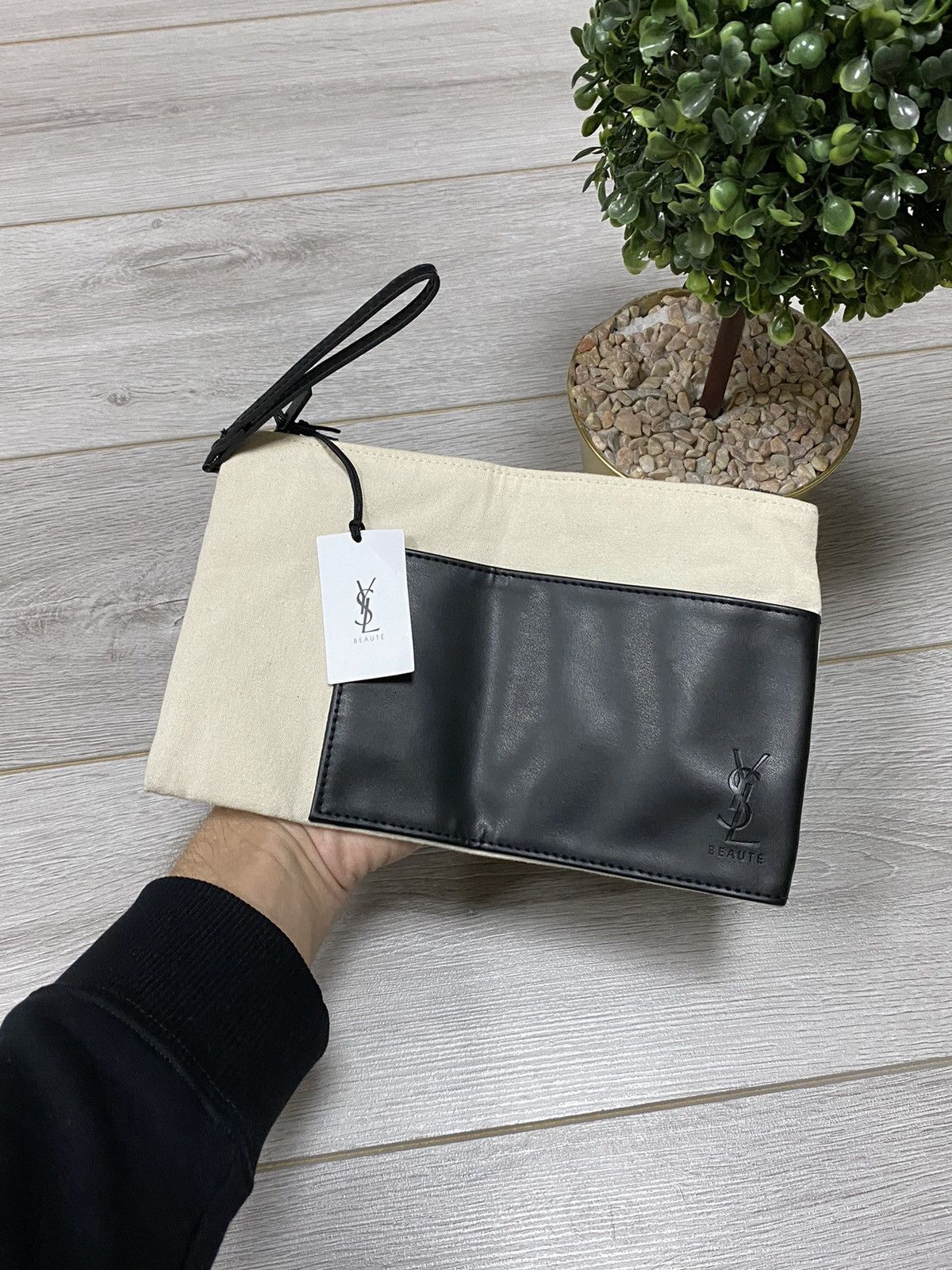 Yves Saint Laurent YSL Yves Saint Laurent new with tag beauty bag Size ONE SIZE - 1 Thumbnail