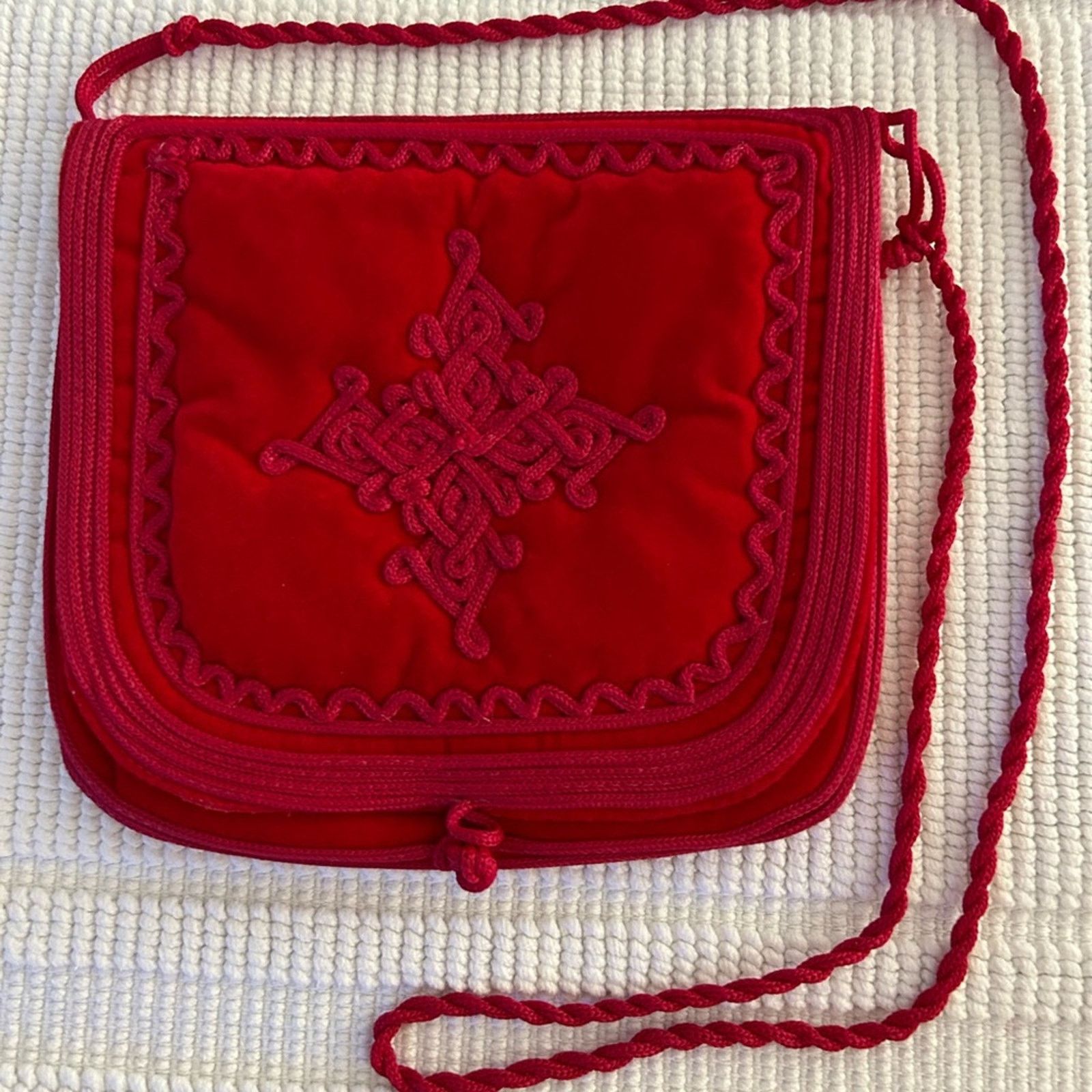 & Other Stories Morrocan Berber embroidered red velvet crossbody women’s bag Size ONE SIZE - 1 Thumbnail