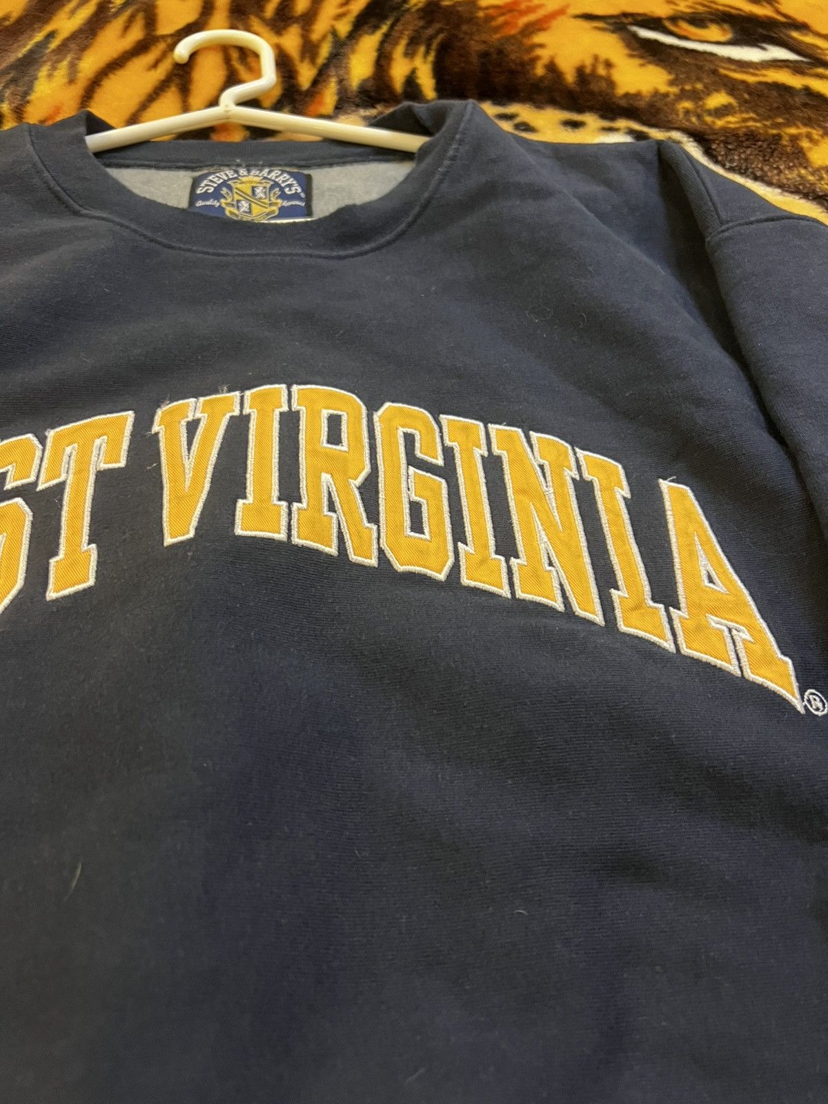 Steve And Barrys Vintage West Virginia College Sweatshirt Size US XL / EU 56 / 4 - 3 Thumbnail