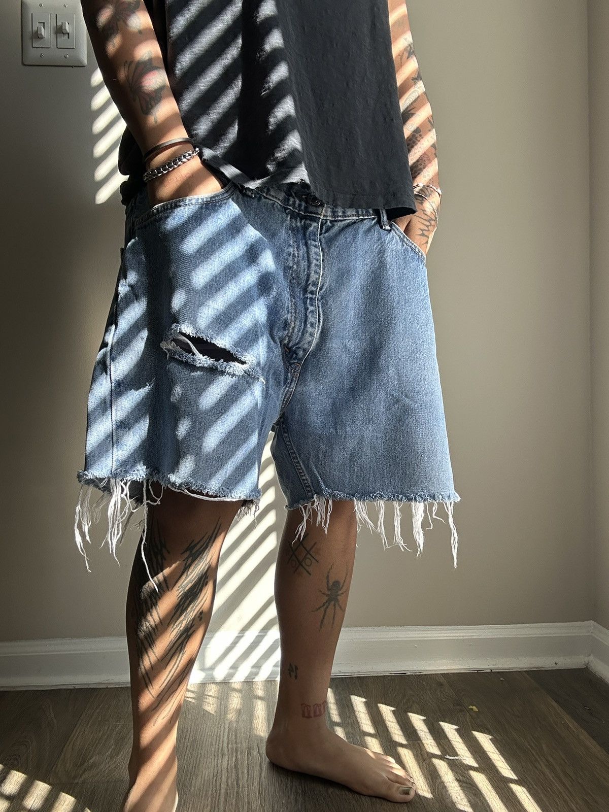 Levi's Vintage Clothing Distressed Levi’s denim shorts with frayed hem Size US 38 / EU 54 - 1 Thumbnail