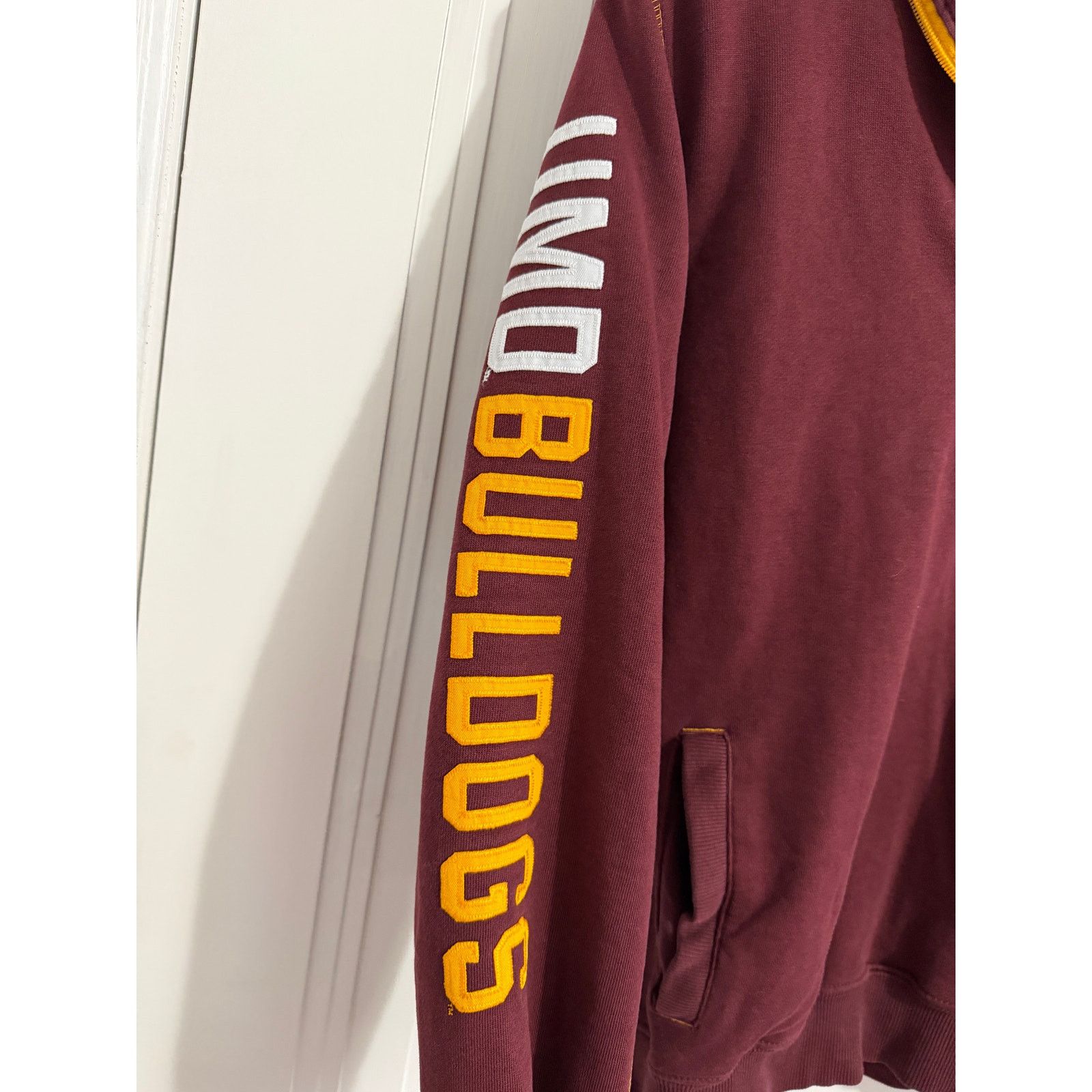 Champion UMD Bulldogs Stitched Champion 1/4-Zip Sweatshirt Size Small Size US S / EU 44-46 / 1 - 3 Thumbnail