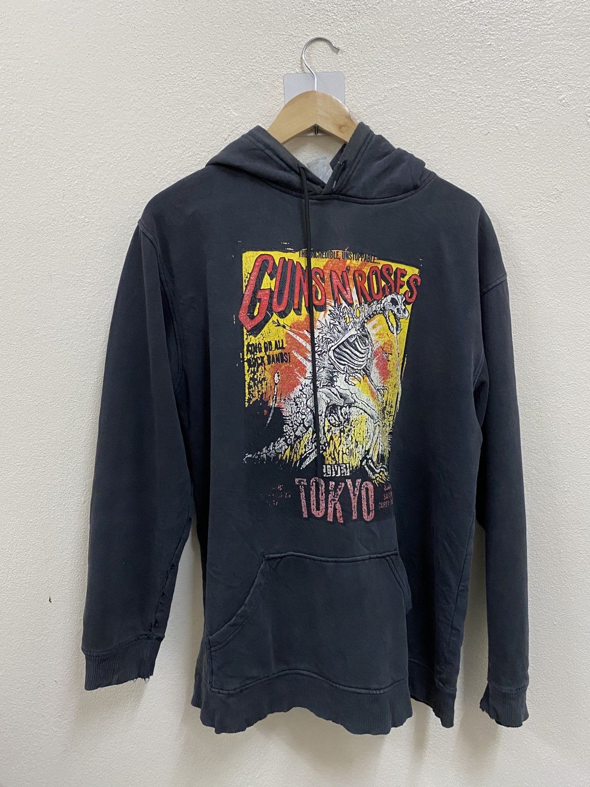 Vintage Vtg Tour Hoodie Guns N Roses Live Tokyo Size US L / EU 52-54 / 3 - 2 Thumbnail