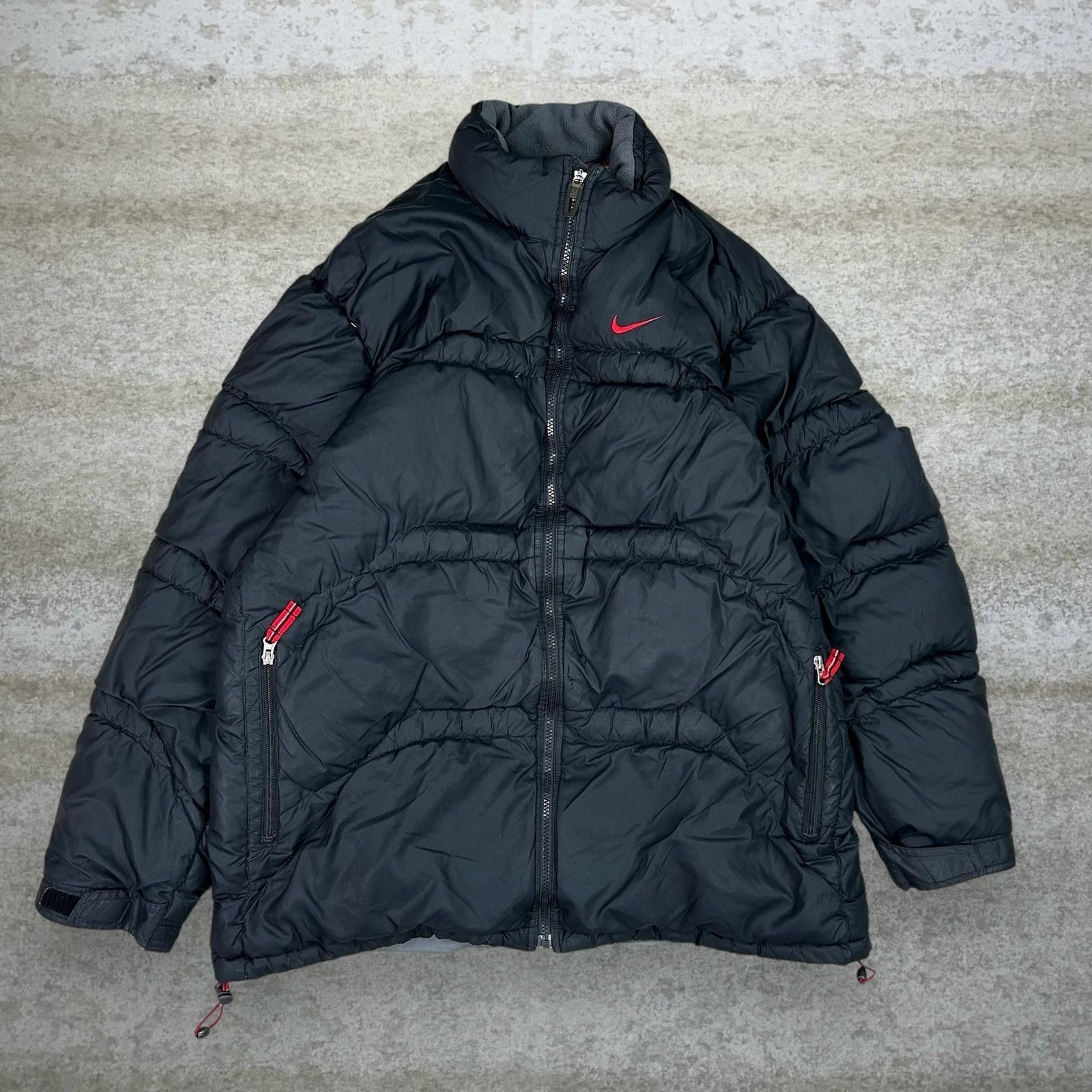 Crazy Vintage 90s Nike Puffer Jacket Jet Black Polyester Red