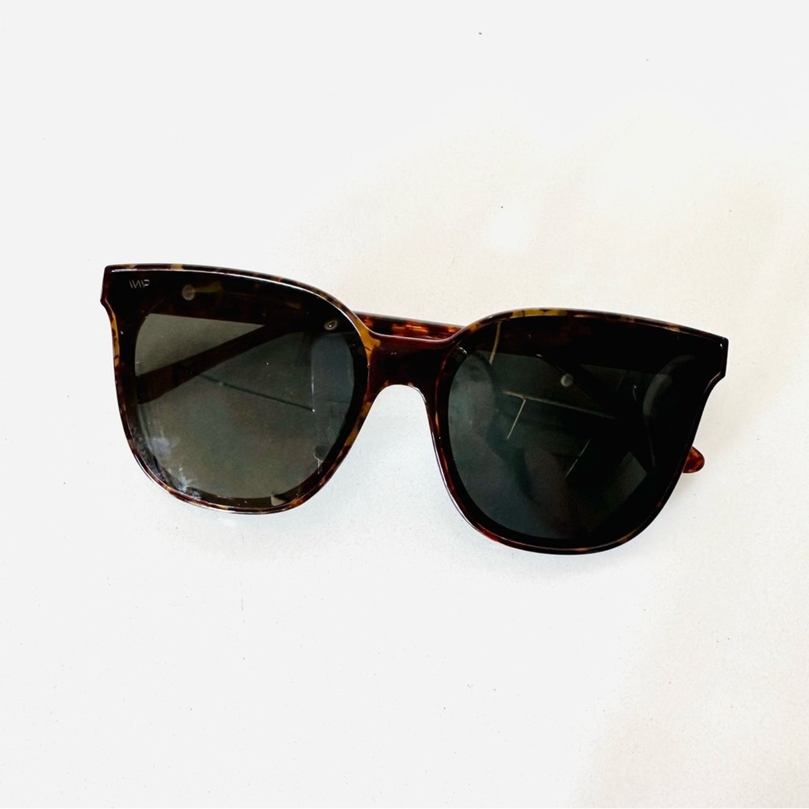 Nordstrom NEW Oversized Square Black Tortoiseshell Plastic Sunglasses Size ONE SIZE - 5 Thumbnail