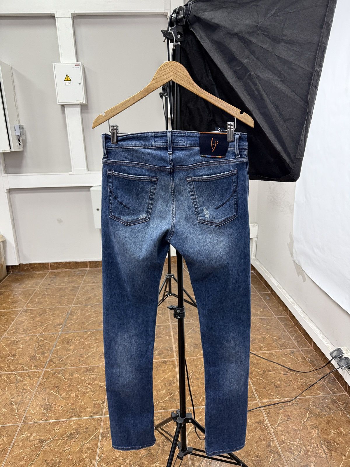 Jacob Cohen 🇮🇹 Handpicked Luxury Jeans Made in Italy Slim Fit Size 31 Size US 31 - 1 Thumbnail