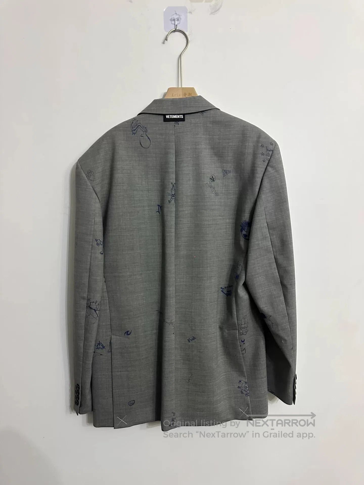 Other vetements graffiti print blazer in gray. Size US XS / EU 42 / 0 - 2 Thumbnail