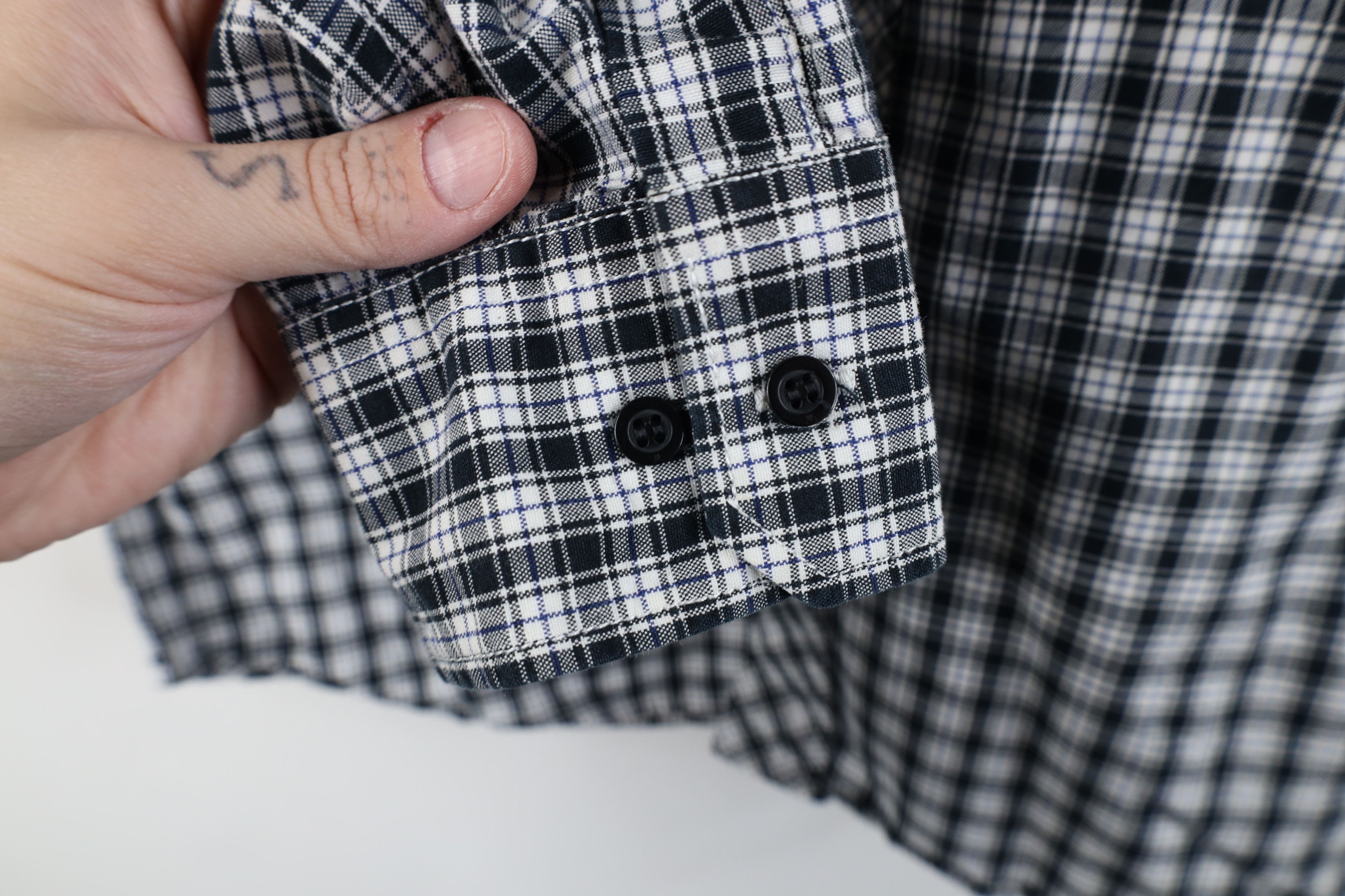 Vintage WESC Streetwear Pocket Collared Button Shirt Black Plaid Size US S / EU 44-46 / 1 - 7 Thumbnail