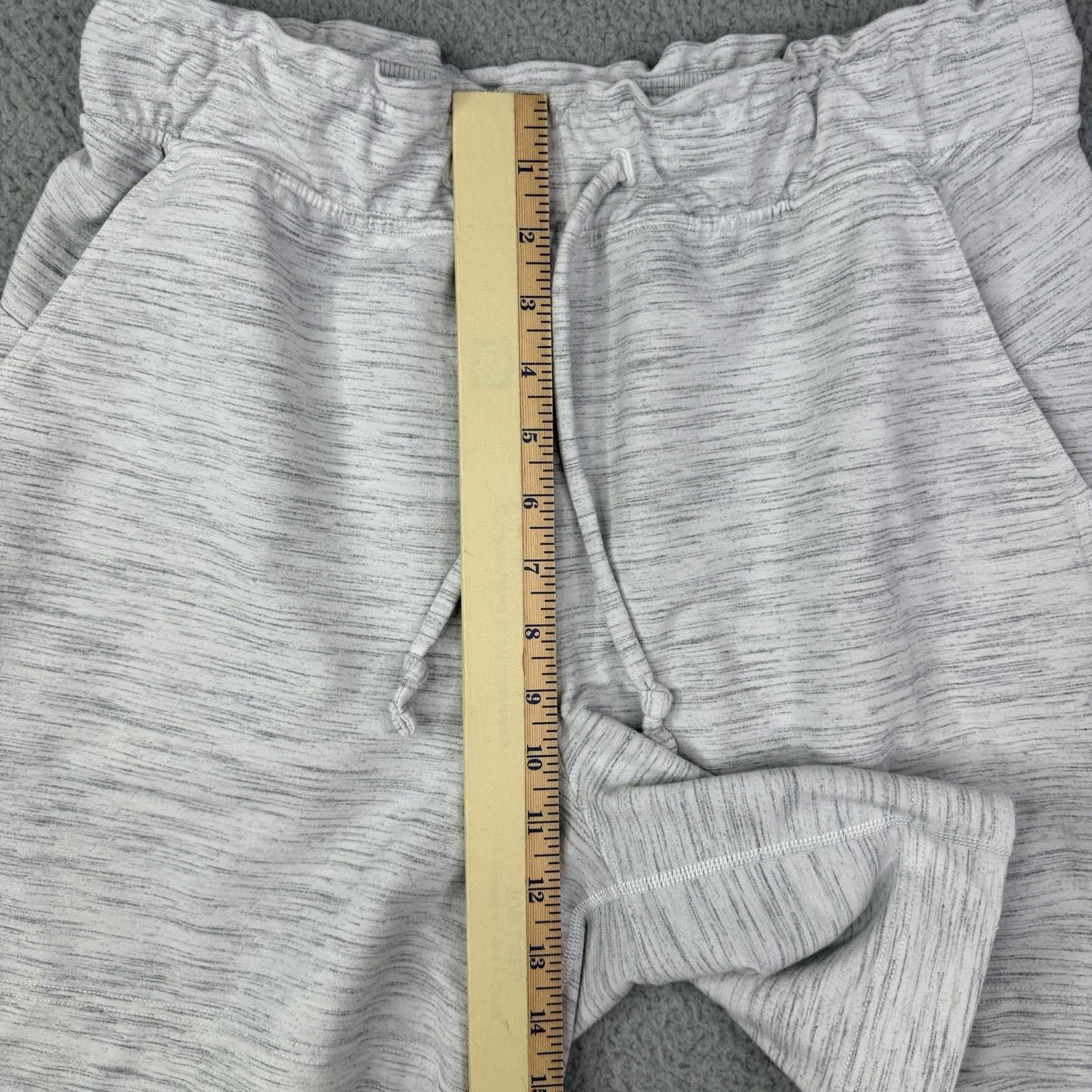 Lululemon Lululemon Hello Sunday Short White French Terry Women's 8 Size 30" / US 8 / IT 44 - 7 Thumbnail