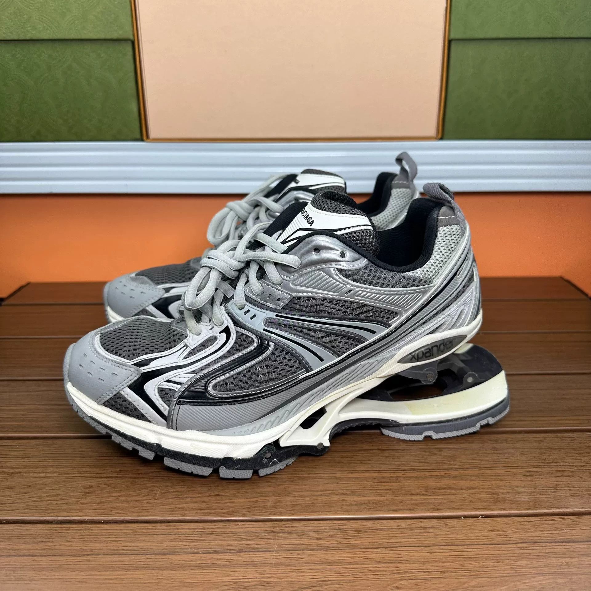 Balenciaga Balenciaga Gray Lowtop Sneakers it_38 Women Size US 8 / IT 38 - 1 Thumbnail